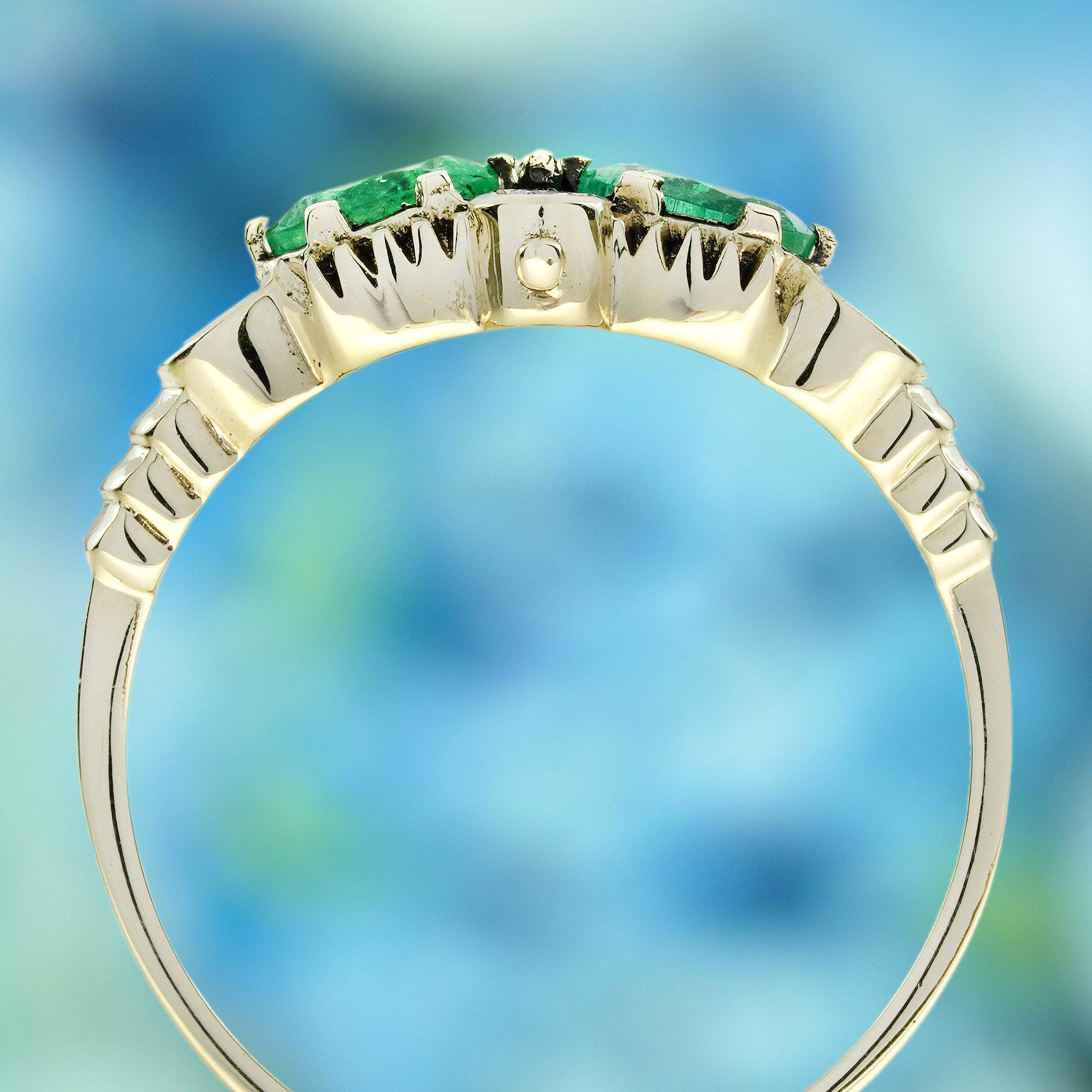 Anillo de dos piedras estilo vintage con esmeralda y diamantes en oro amarillo macizo de 9 quilates en Nuevo estado para la venta en Bangkok, TH