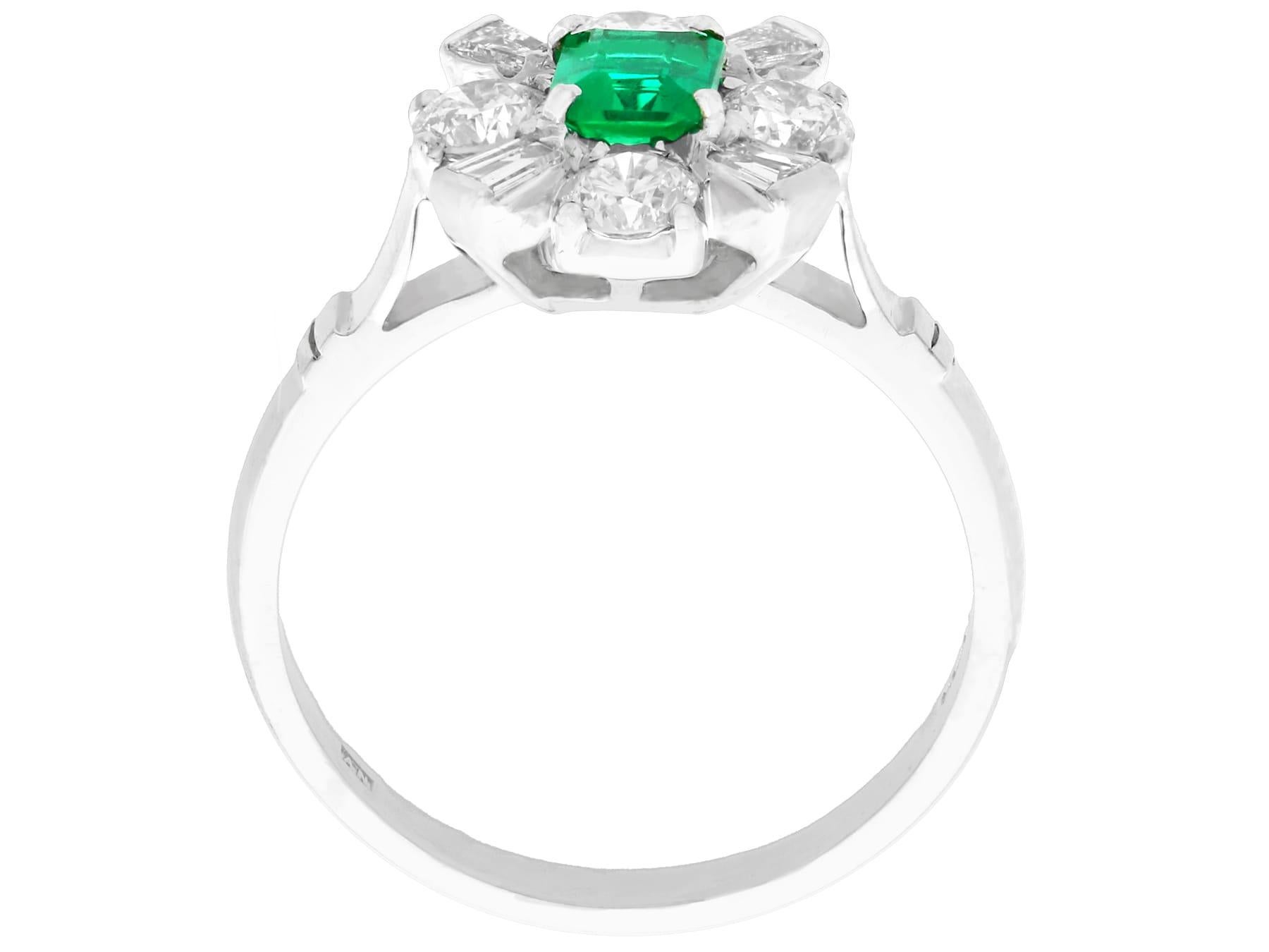 Emerald and Diamond White Gold Engagement Ring In Excellent Condition For Sale In Jesmond, Newcastle Upon Tyne
