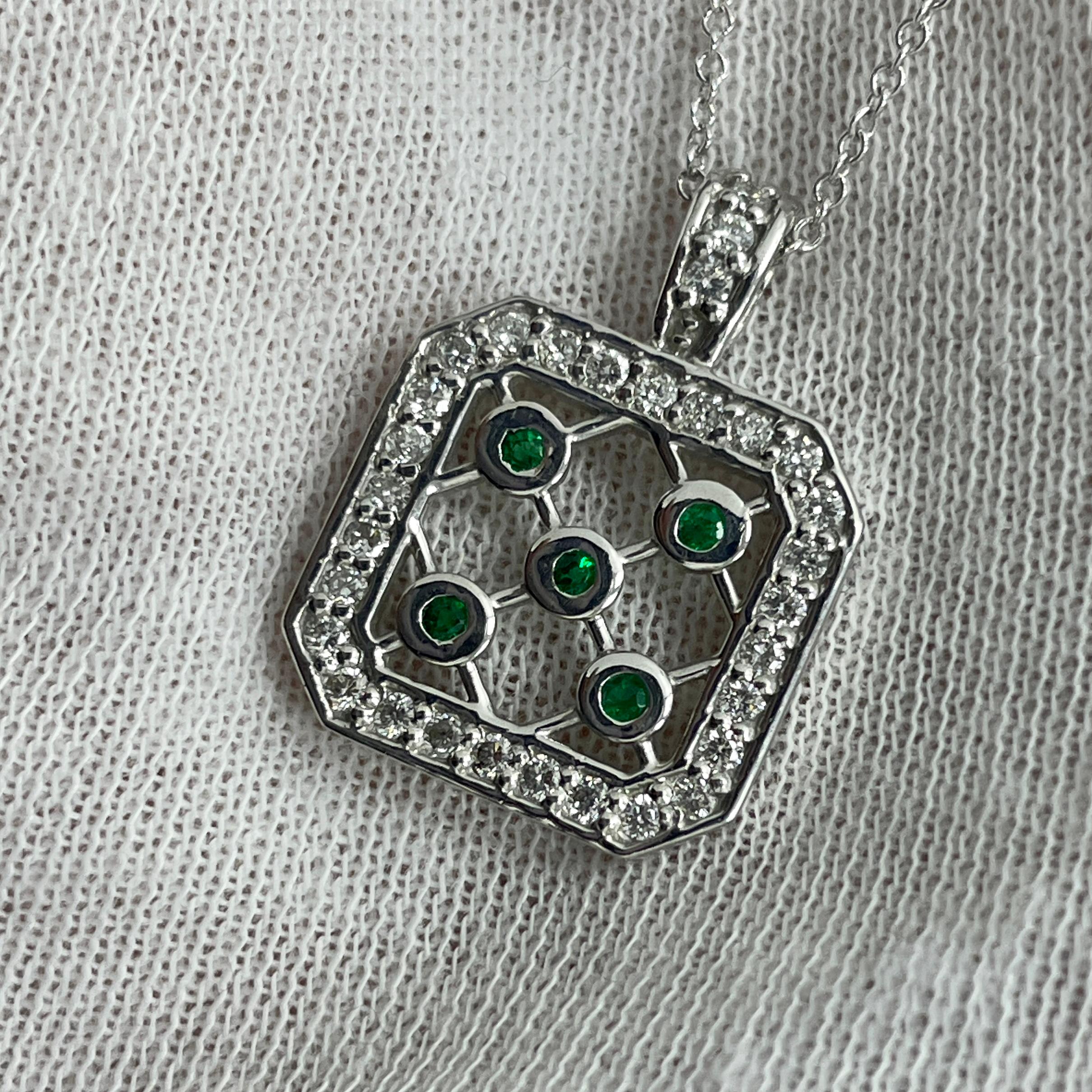 Emerald and Diamond White Gold Pendant In New Condition For Sale In New York, NY