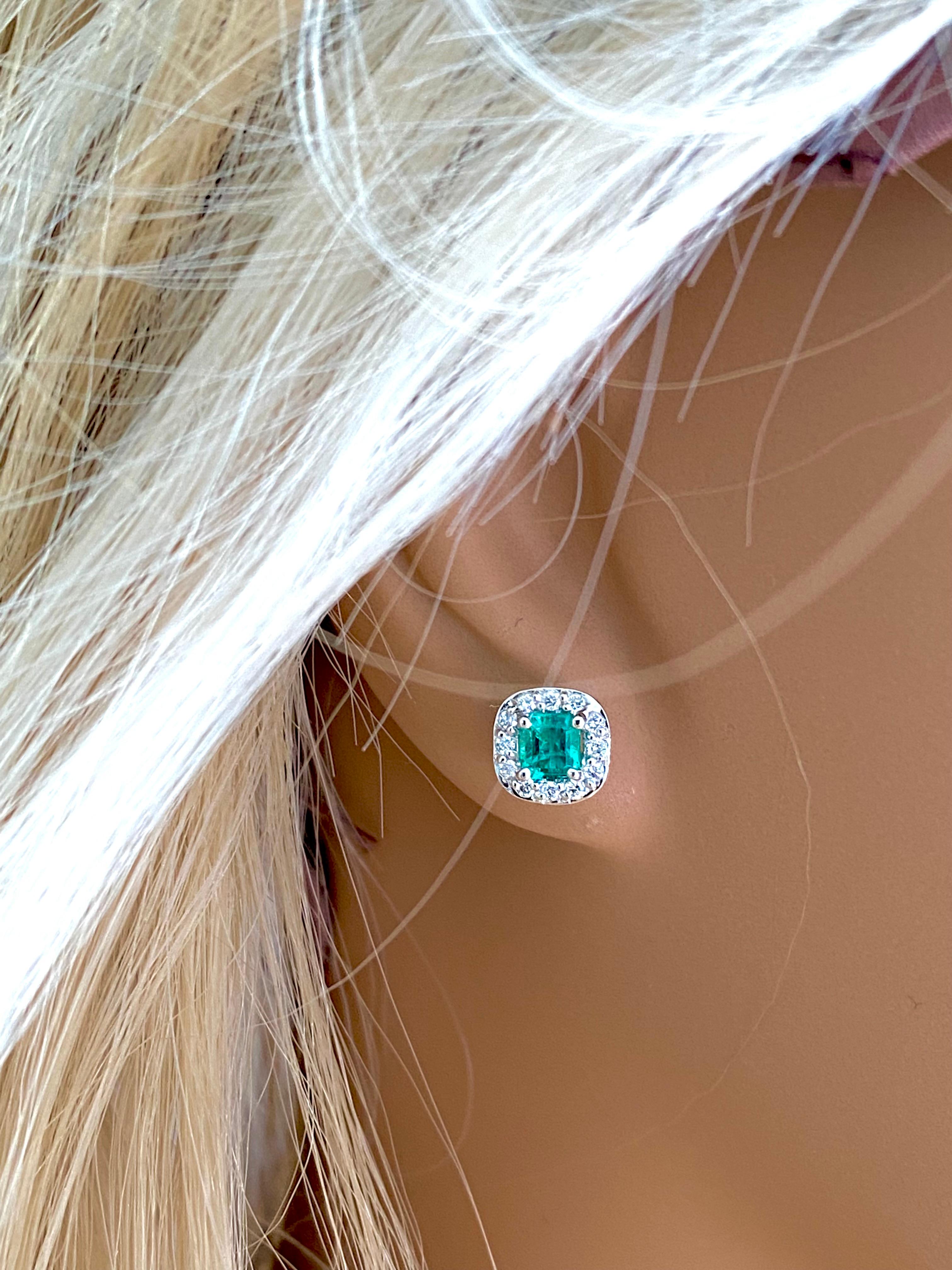 Contemporary Emerald and Diamond White Gold Square Shaped Stud Earrings