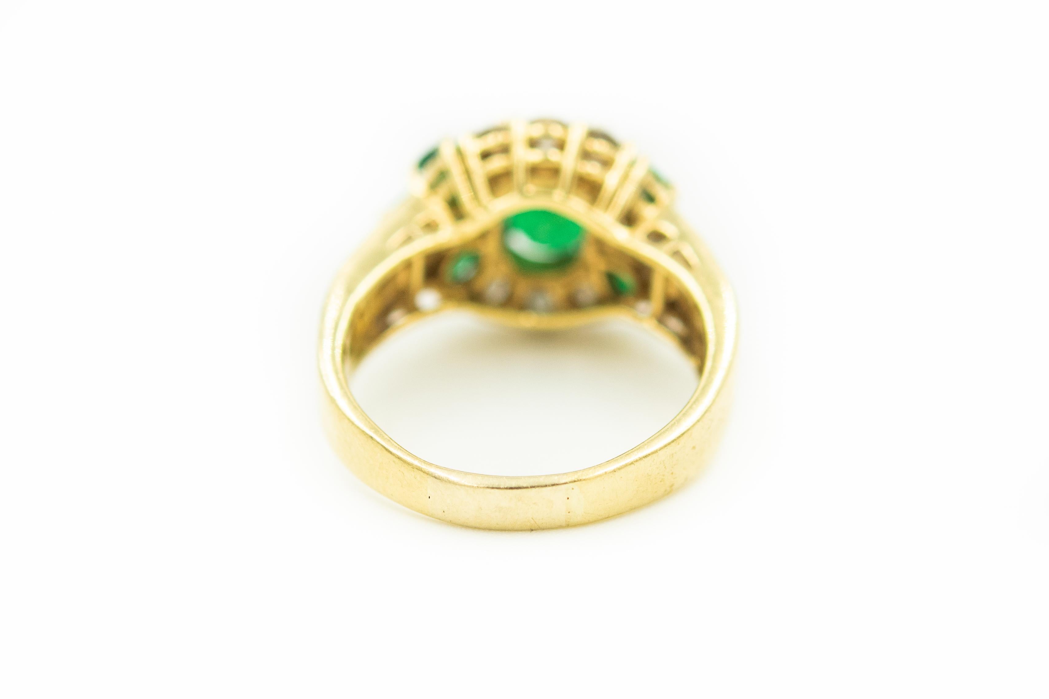 Emerald and Diamond Yellow Gold Ring In Fair Condition For Sale In Miami Beach, FL