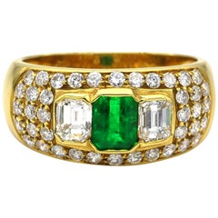 Vintage Emerald and Diamond 18 Karat Yellow Gold Ring