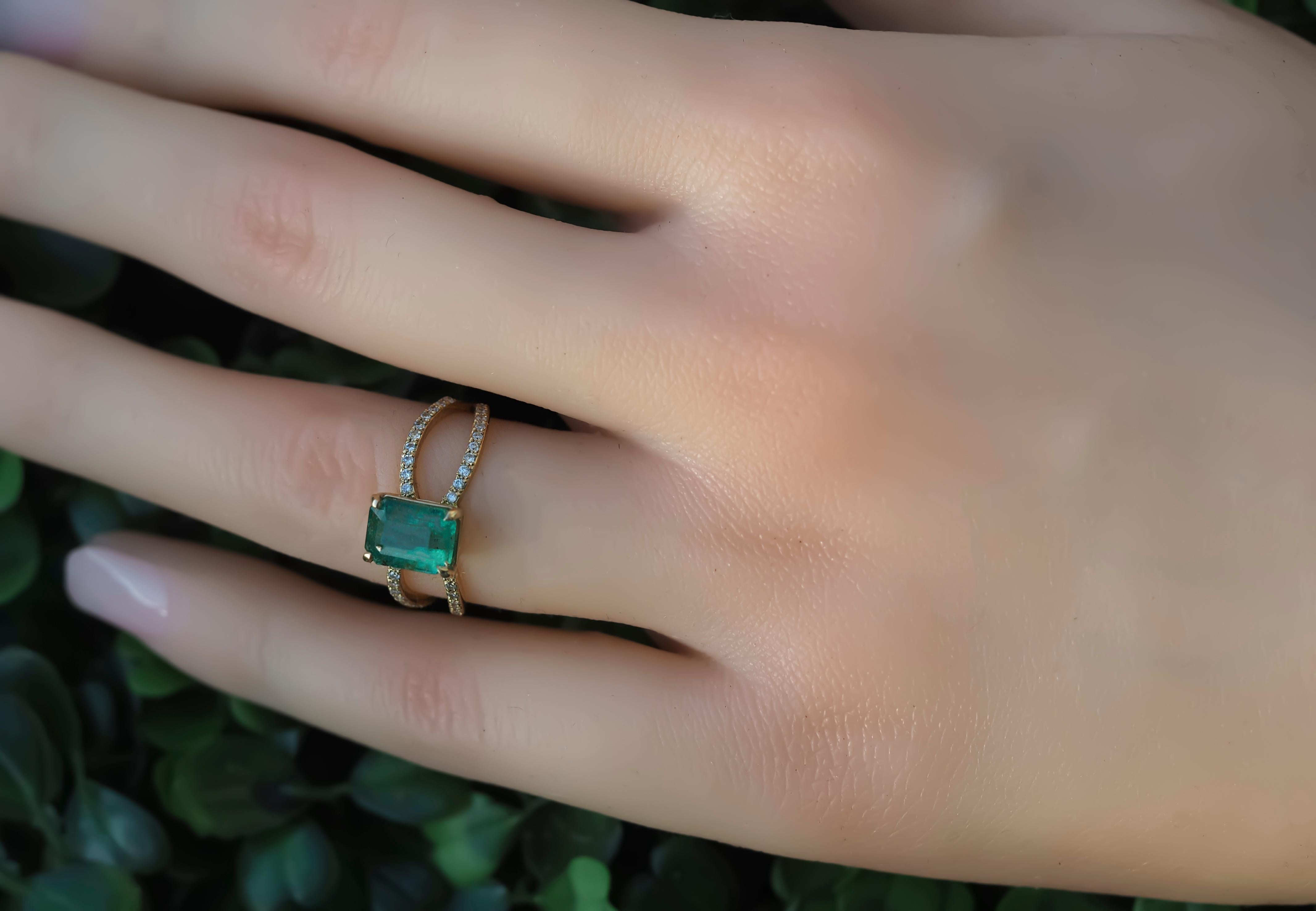Ring aus 14 Karat Gold mit Smaragd und Diamanten, zertifiziert Damen