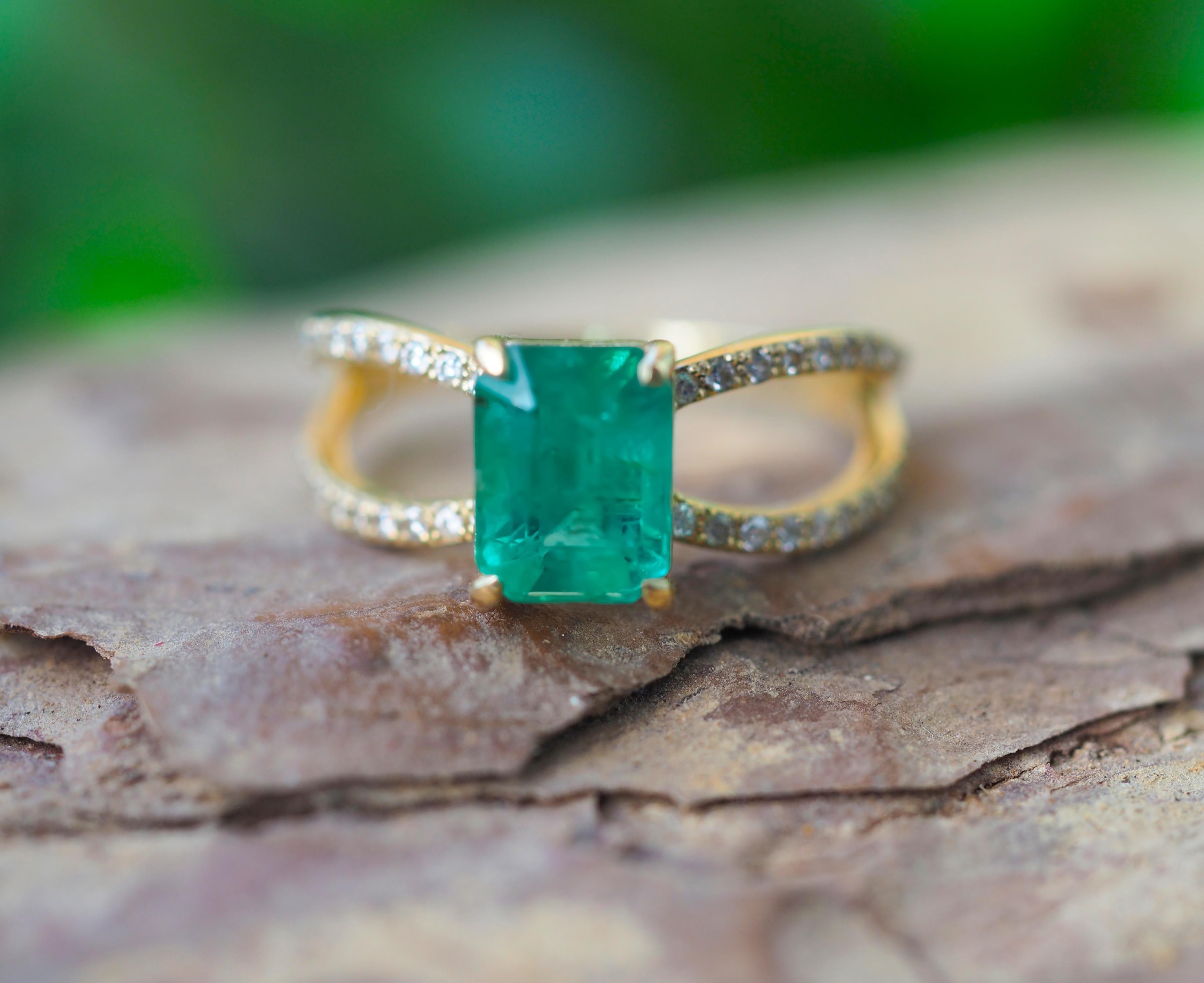 Ring aus 14 Karat Gold mit Smaragd und Diamanten, zertifiziert 2