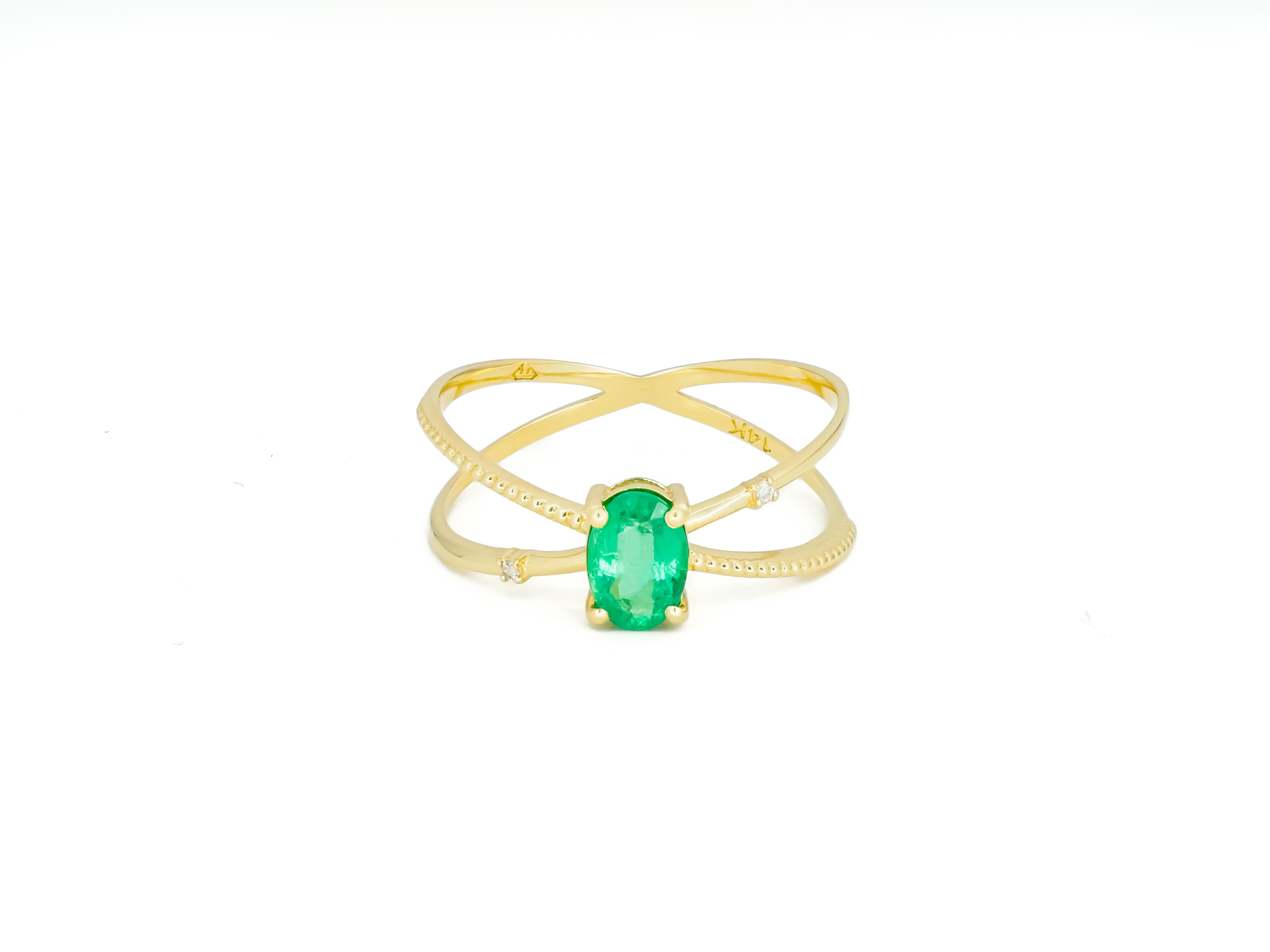For Sale:  Emerald and diamonds 14k gold ring! 10