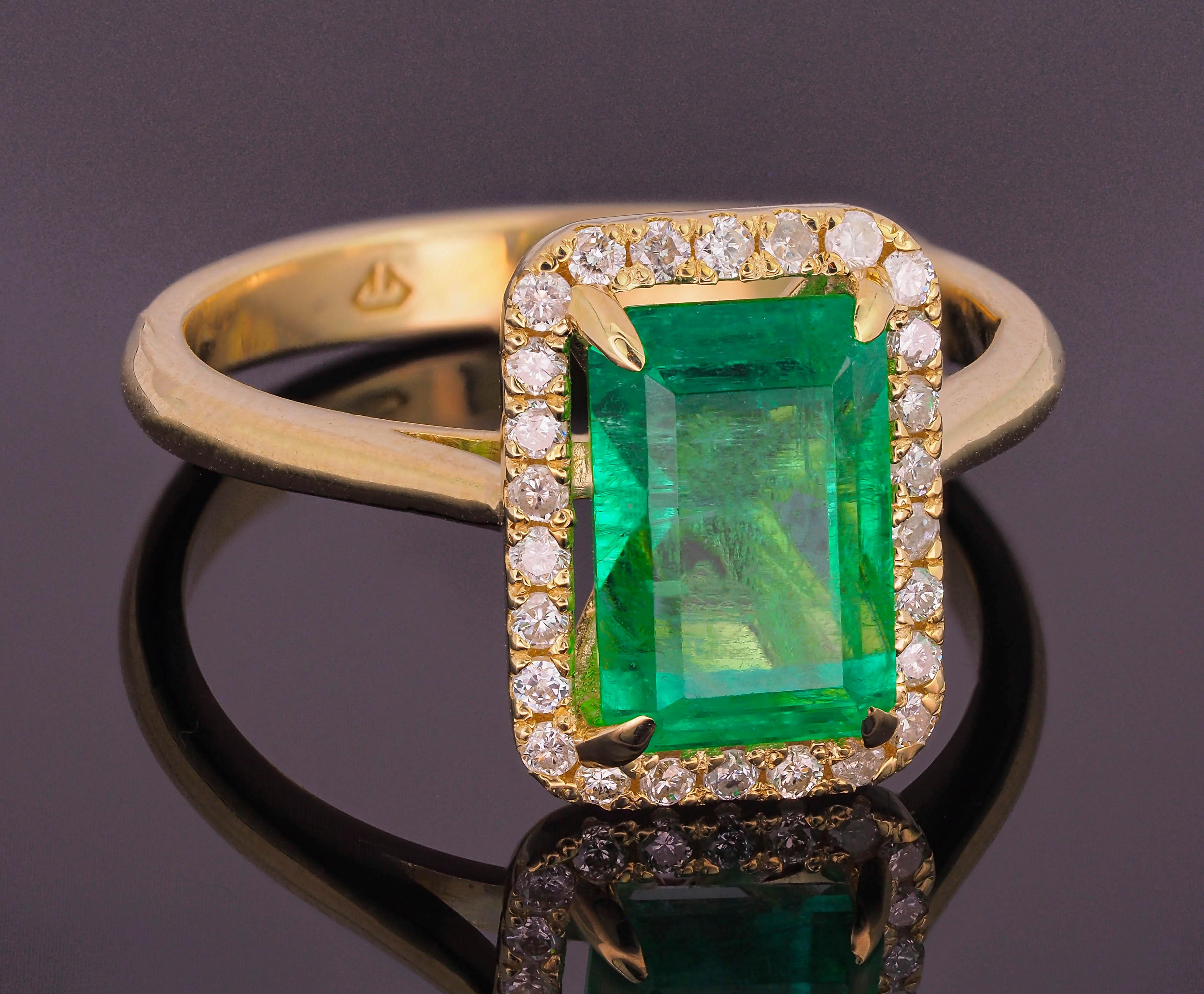Emerald and Diamonds 14k gold Ring For Sale 4