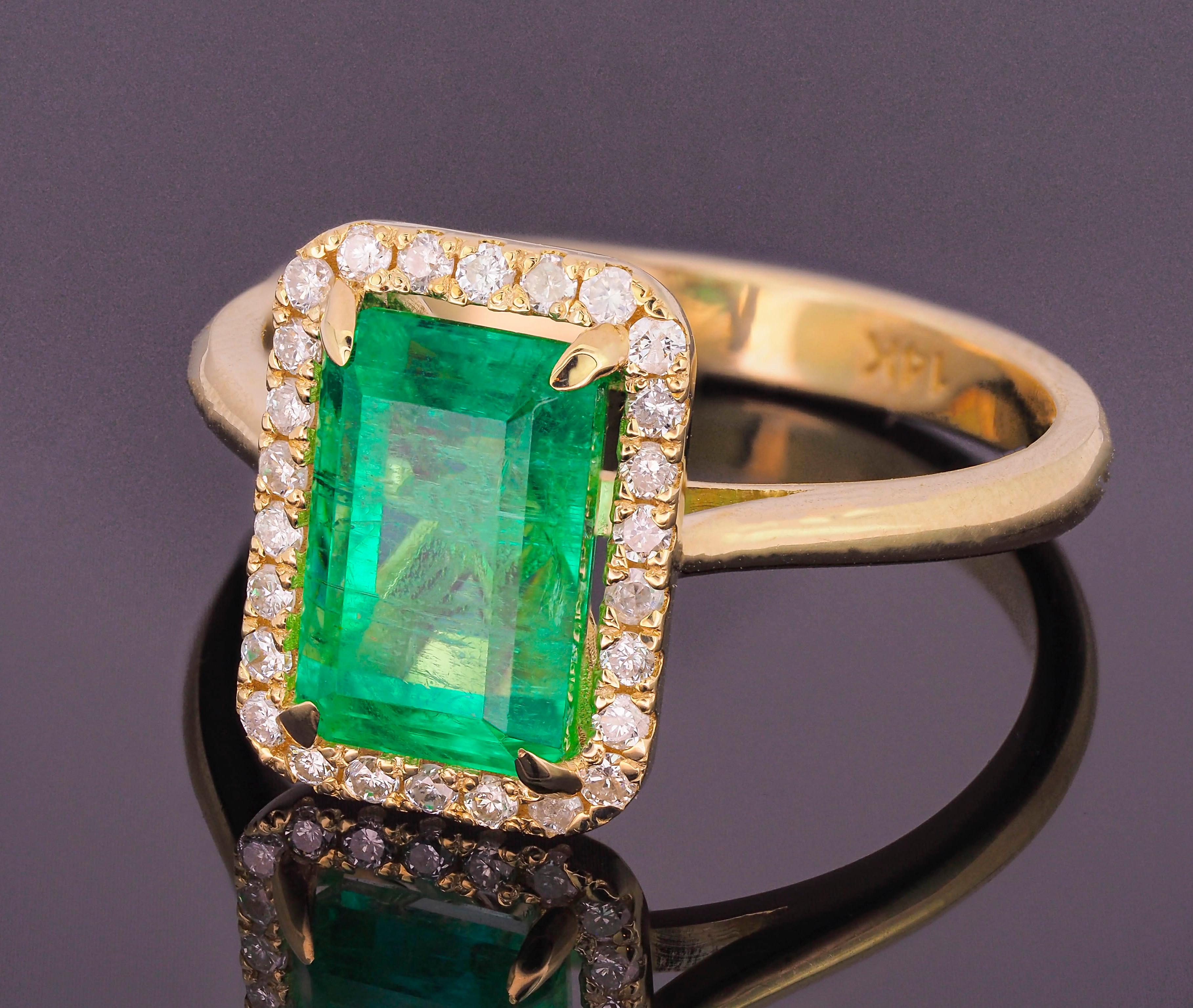 Emerald and Diamonds 14k gold Ring For Sale 5