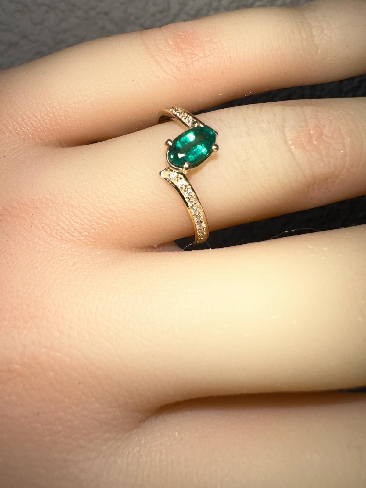 For Sale:  Emerald and diamonds 14k gold ring 11