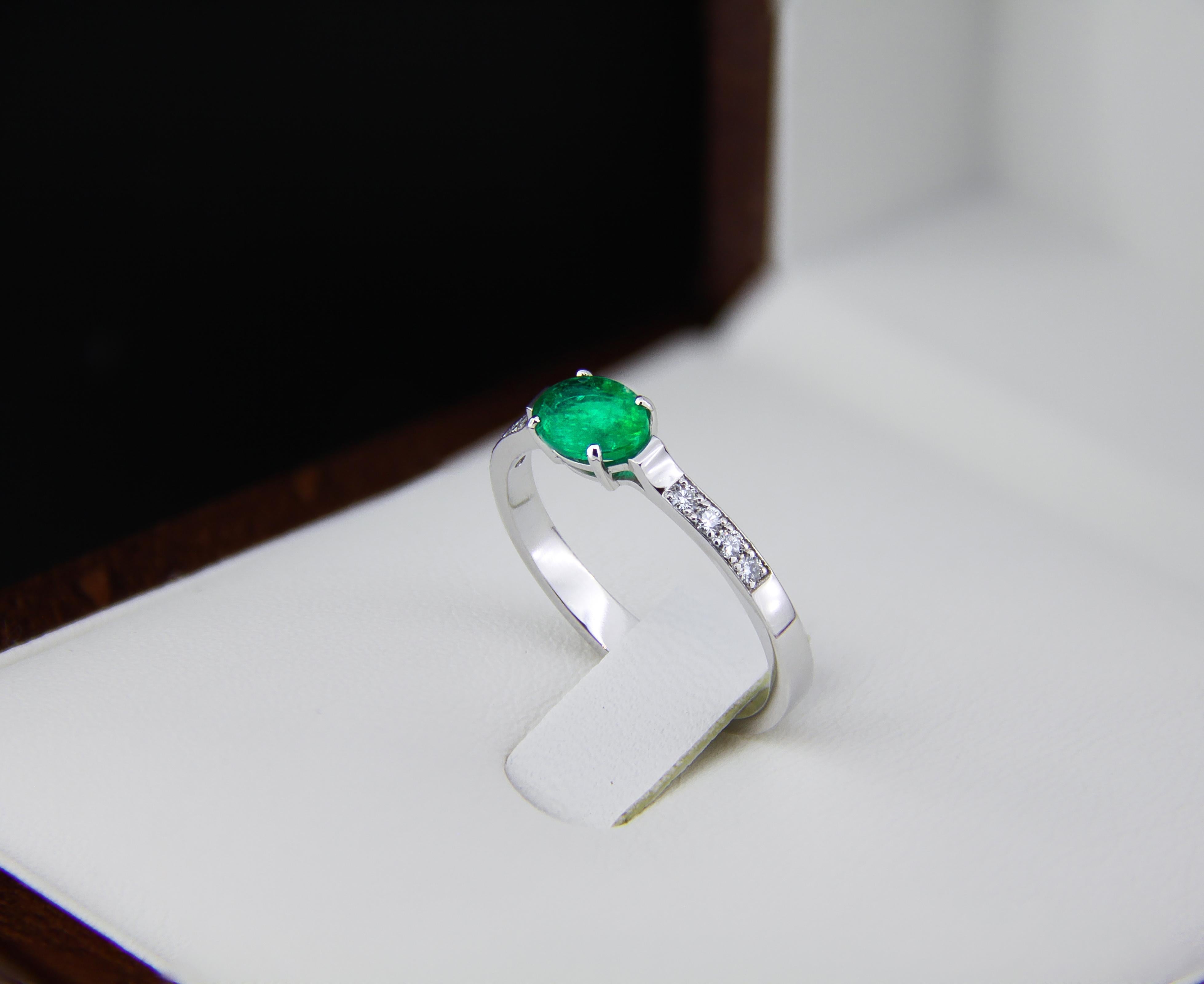 in vendita:  Anello con smeraldo e diamanti in oro 14k 3