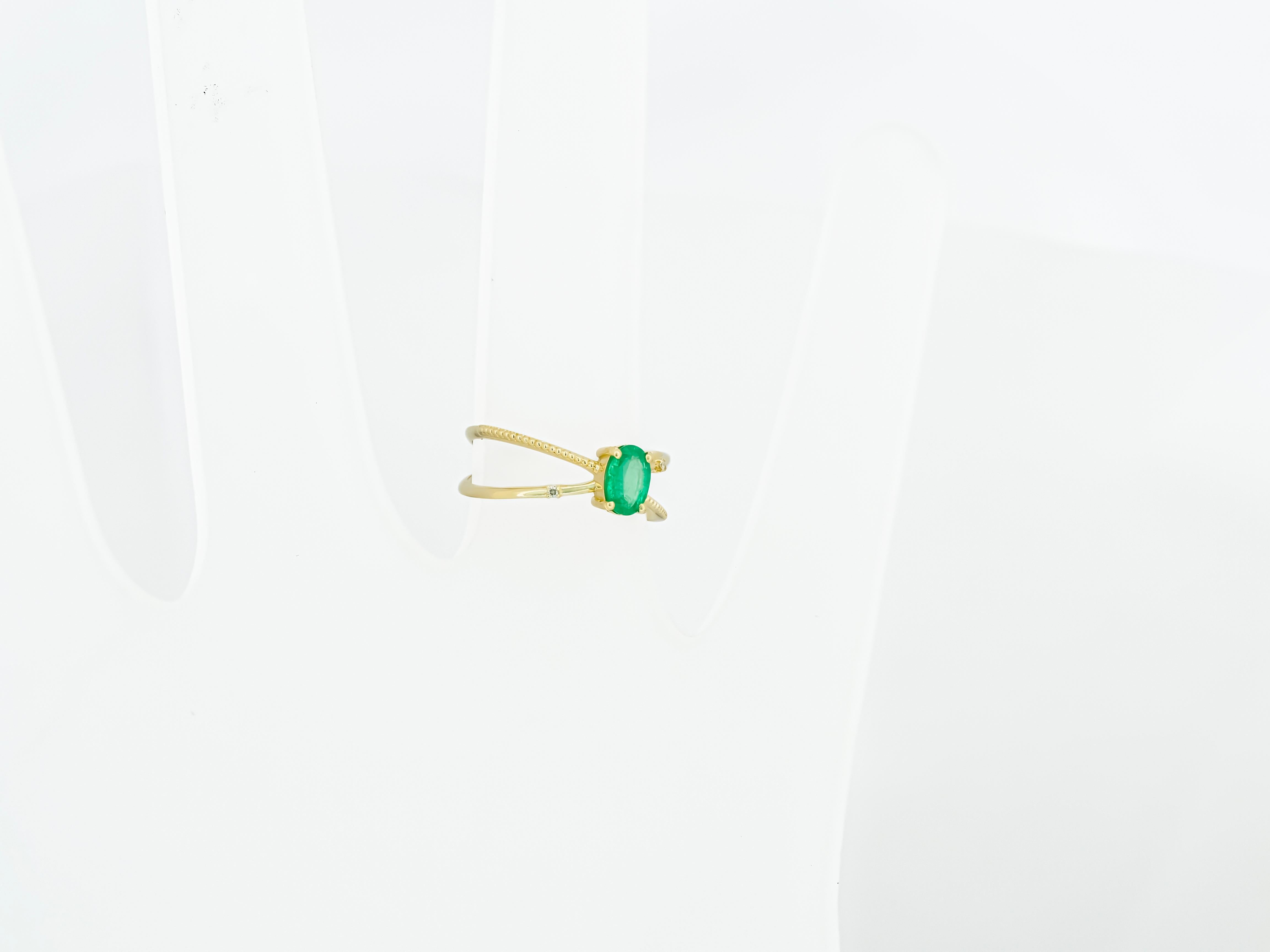 For Sale:  Emerald and diamonds 14k gold ring 5