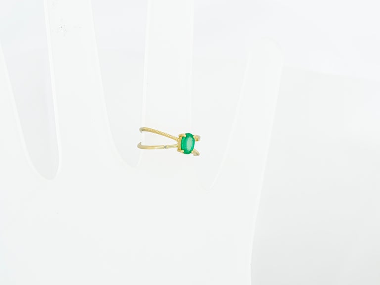 For Sale:  Emerald and diamonds 14k gold ring 5
