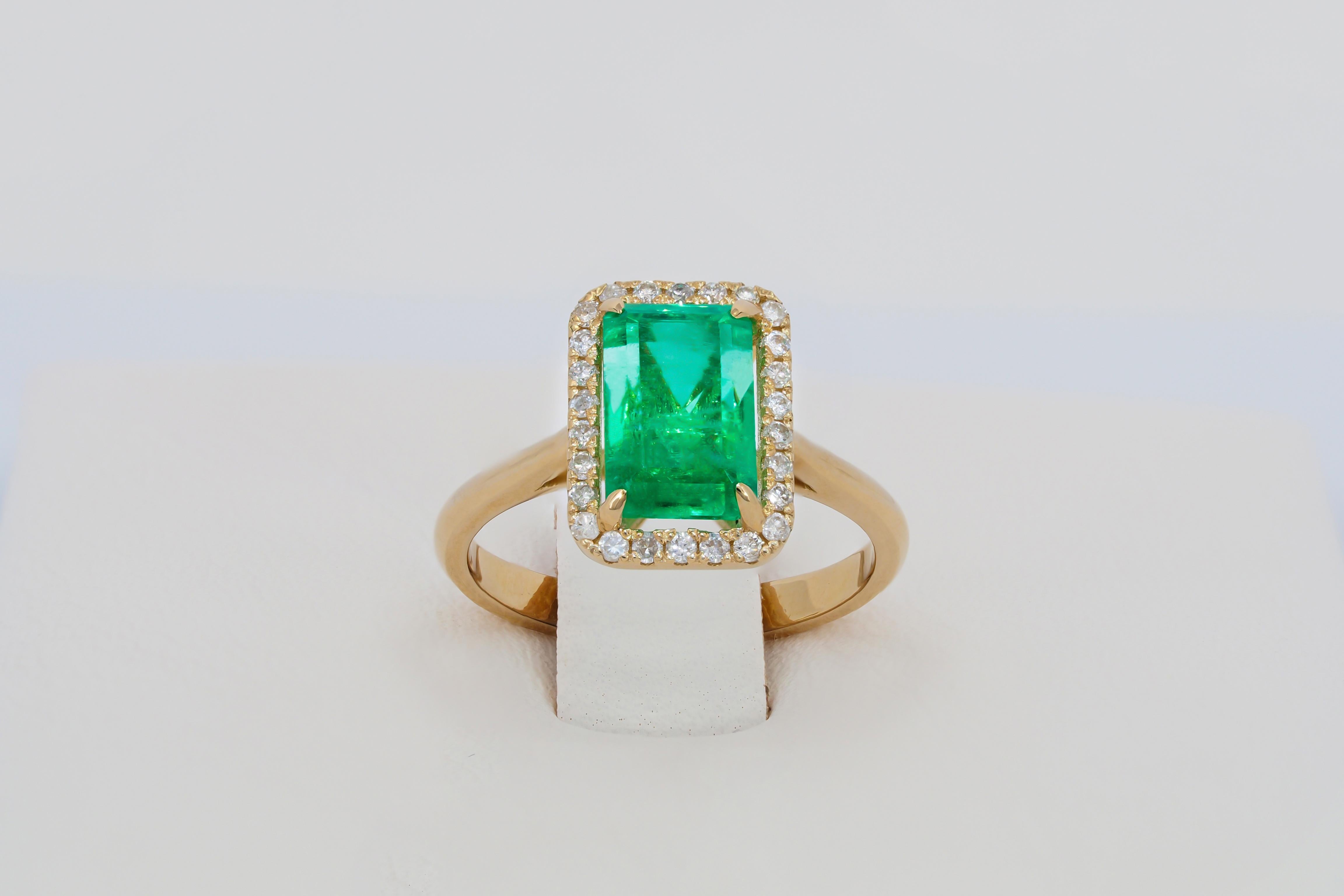 Emerald and Diamonds 14k gold Ring In New Condition For Sale In Istanbul, TR