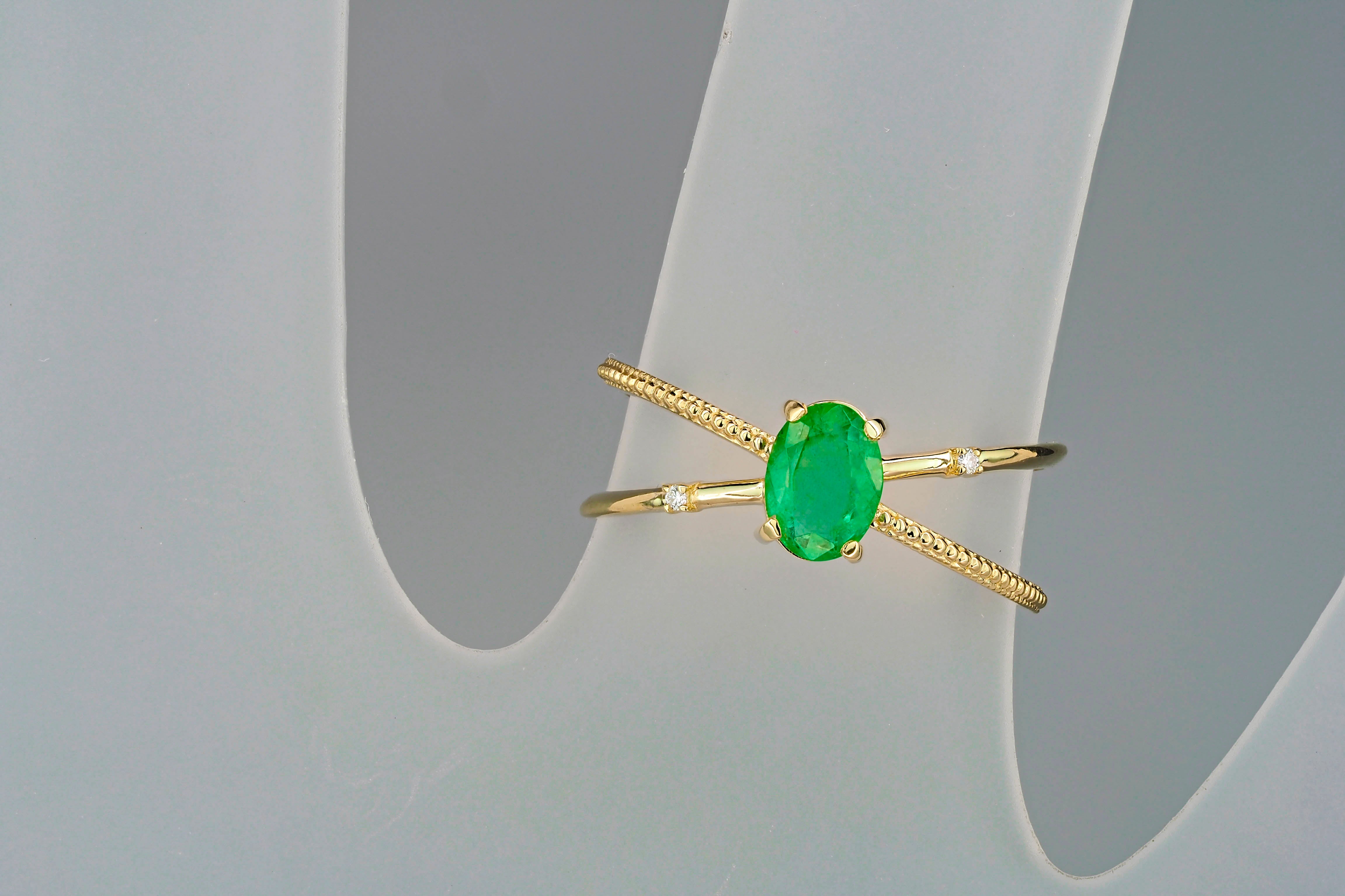 En vente :  Bague en or 14k avec émeraudes et diamants 7