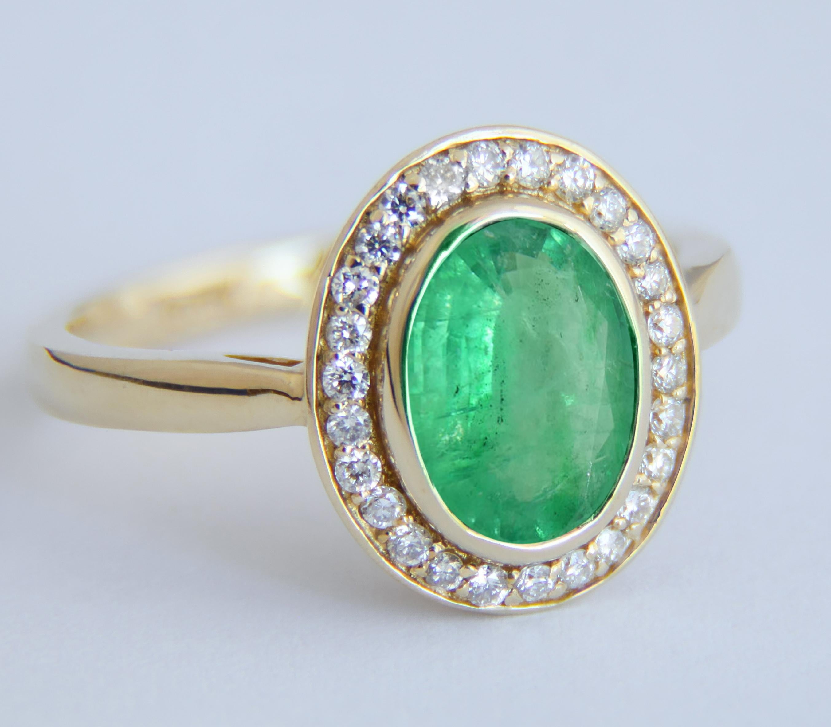 Emerald and diamonds 14k gold ring.  For Sale 1