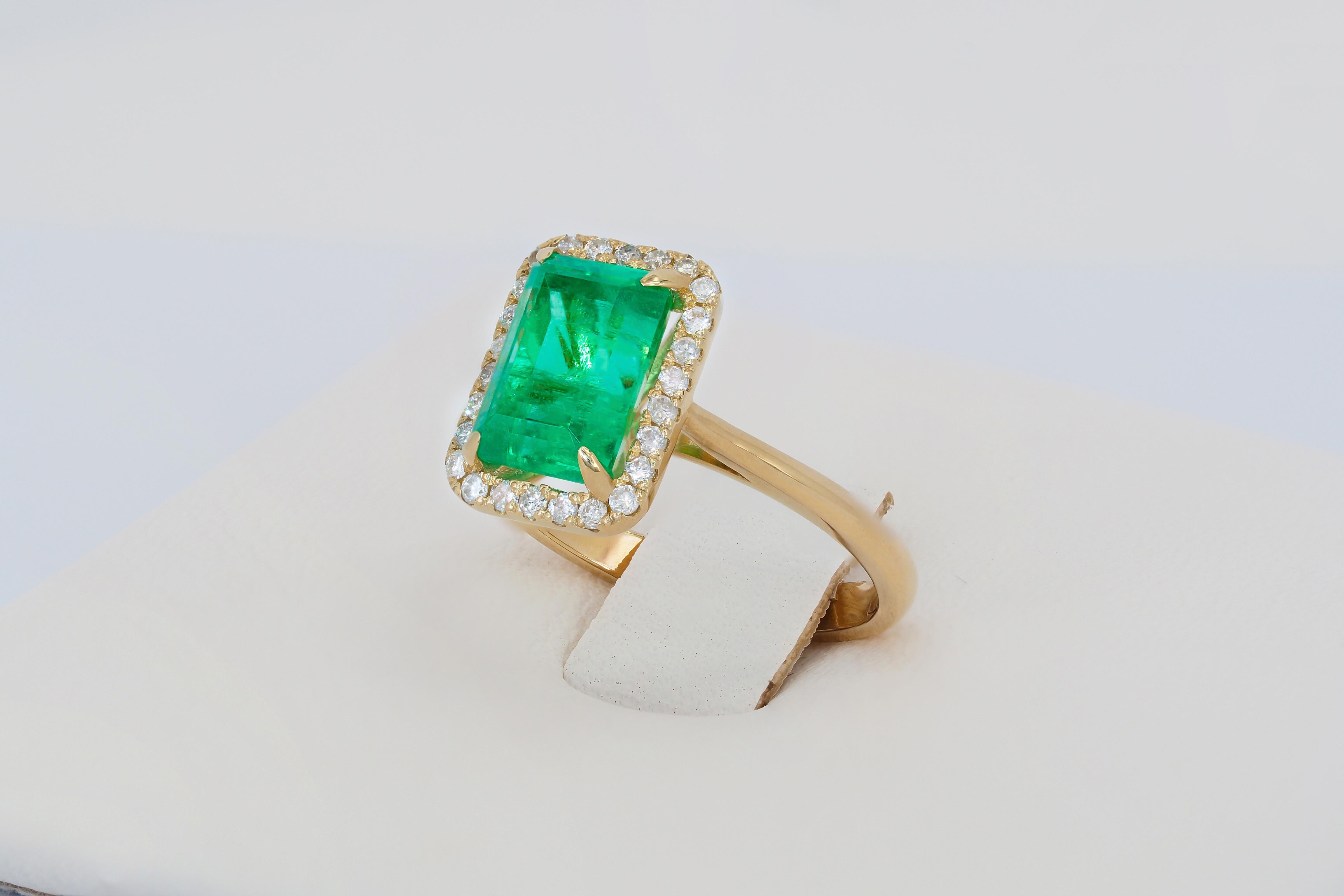 Emerald and Diamonds 14k gold Ring For Sale 1