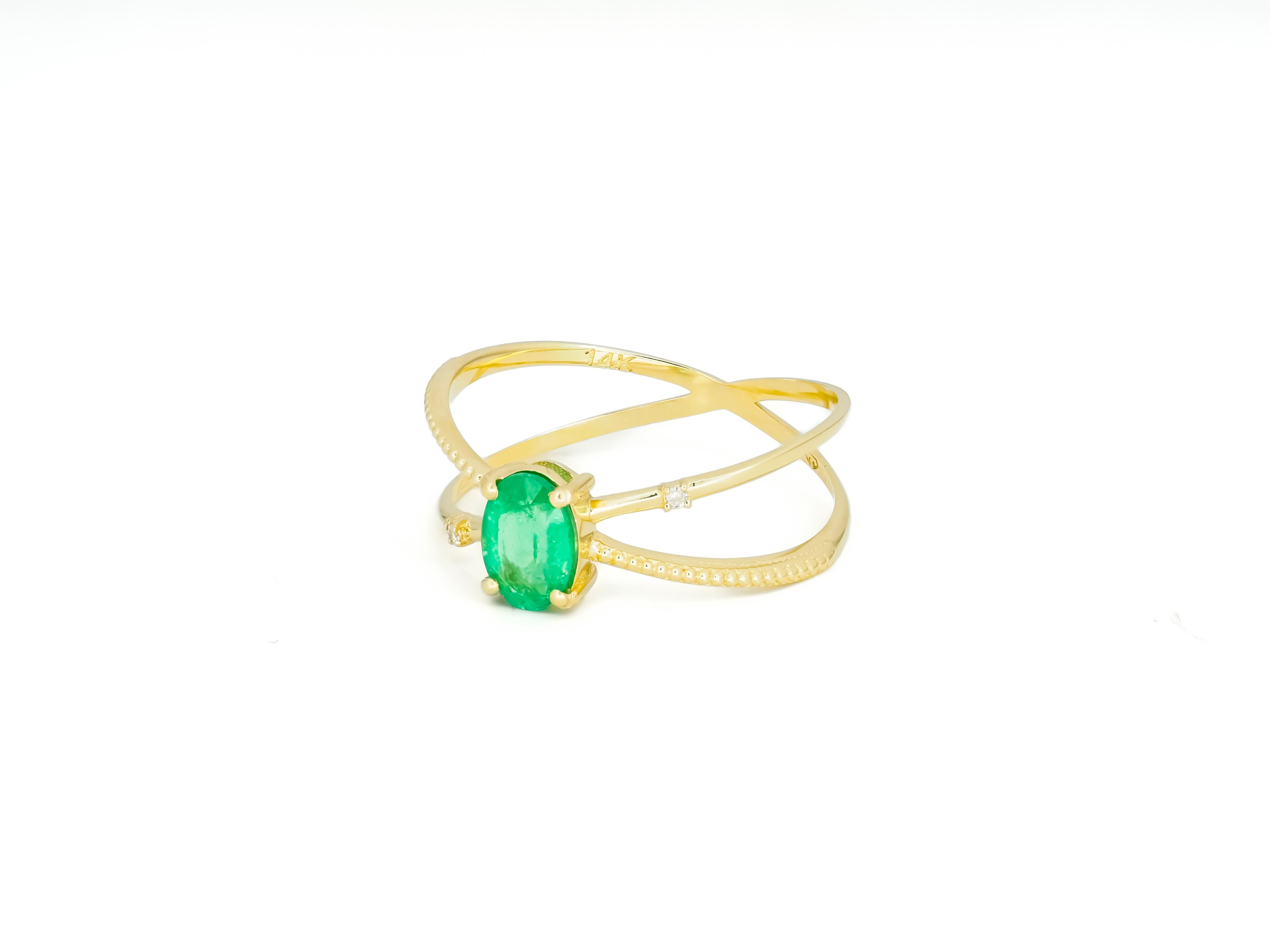 For Sale:  Emerald and diamonds 14k gold ring! 8