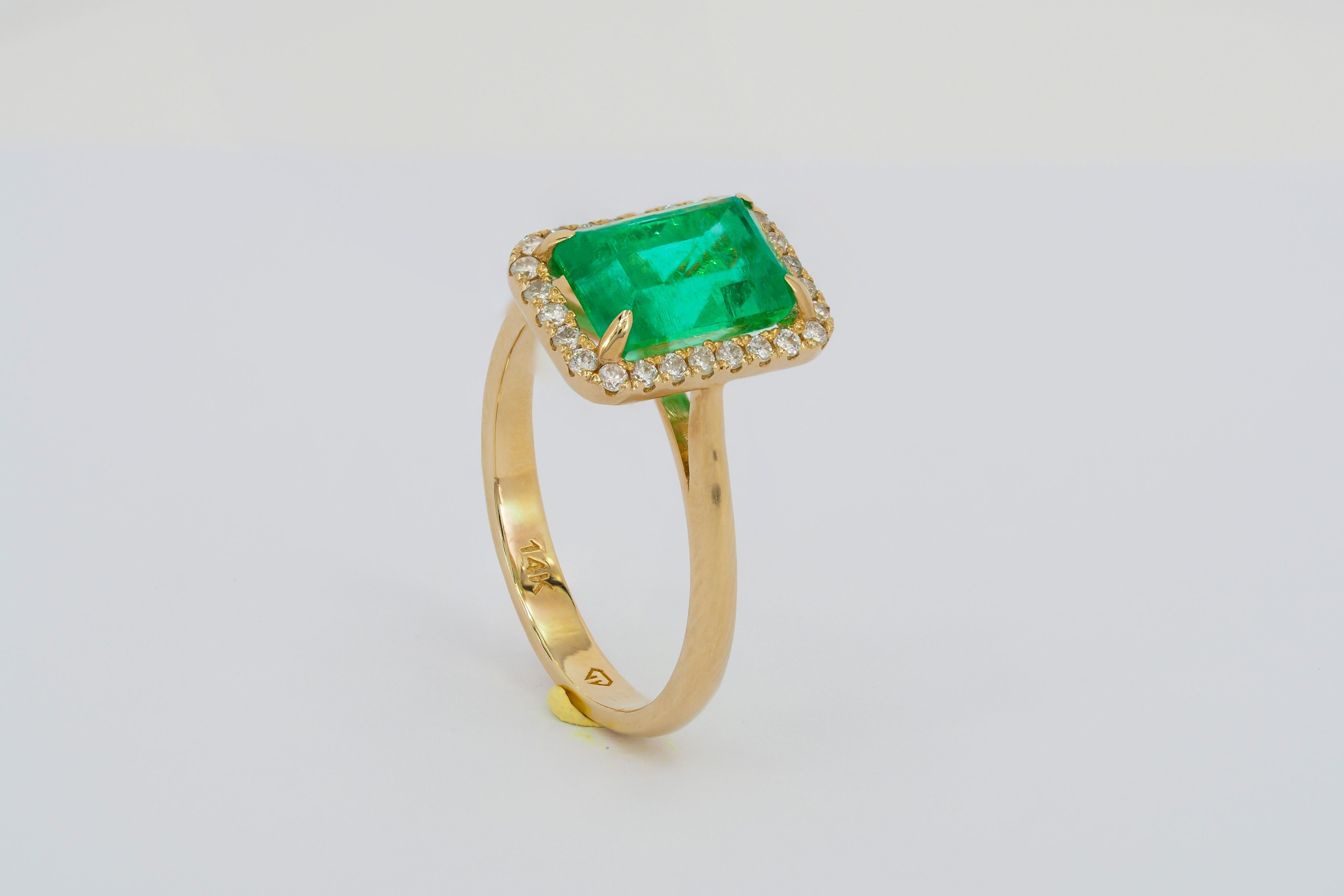 Emerald and Diamonds 14k gold Ring For Sale 2