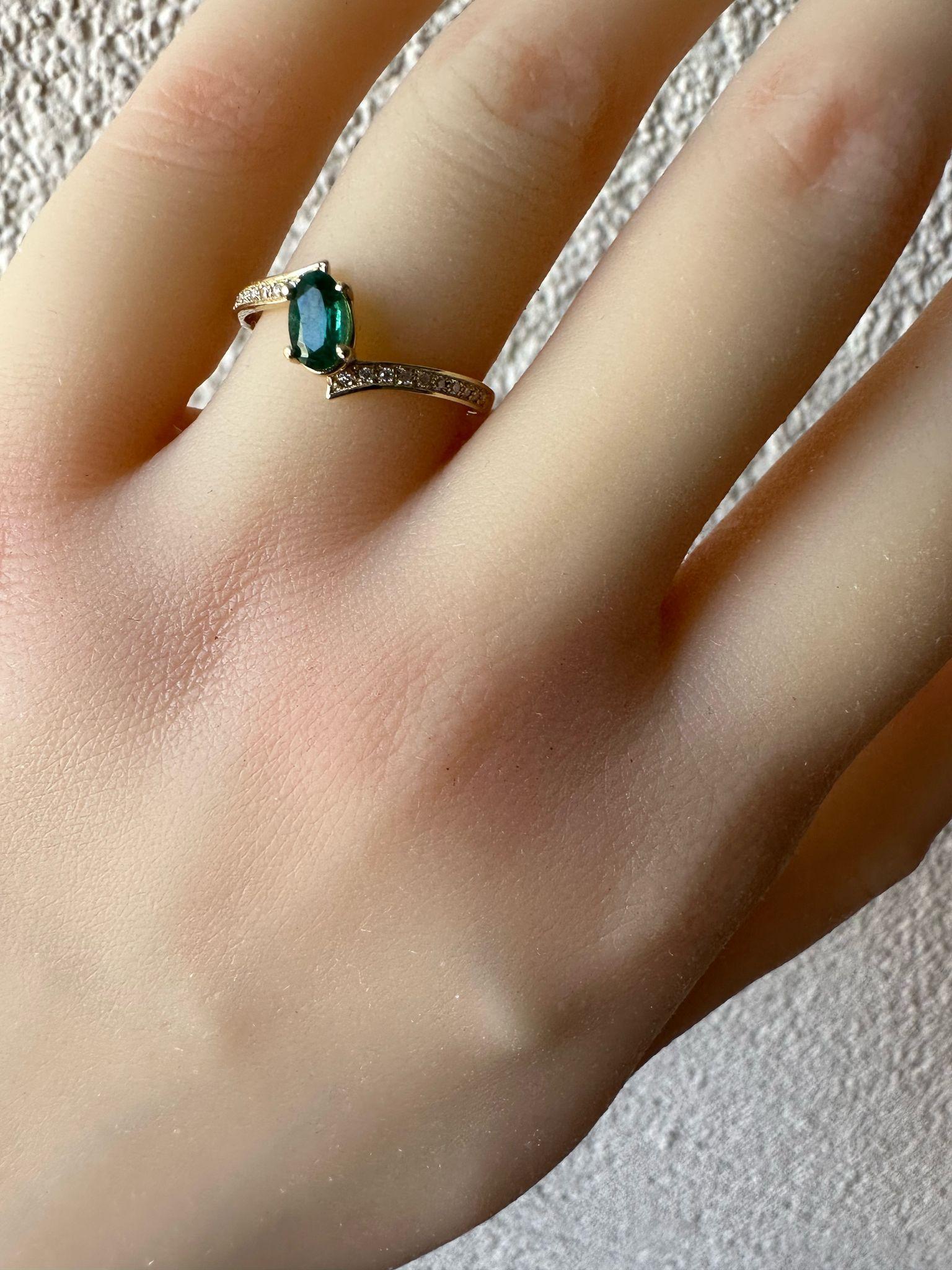 For Sale:  Emerald and diamonds 14k gold ring 2