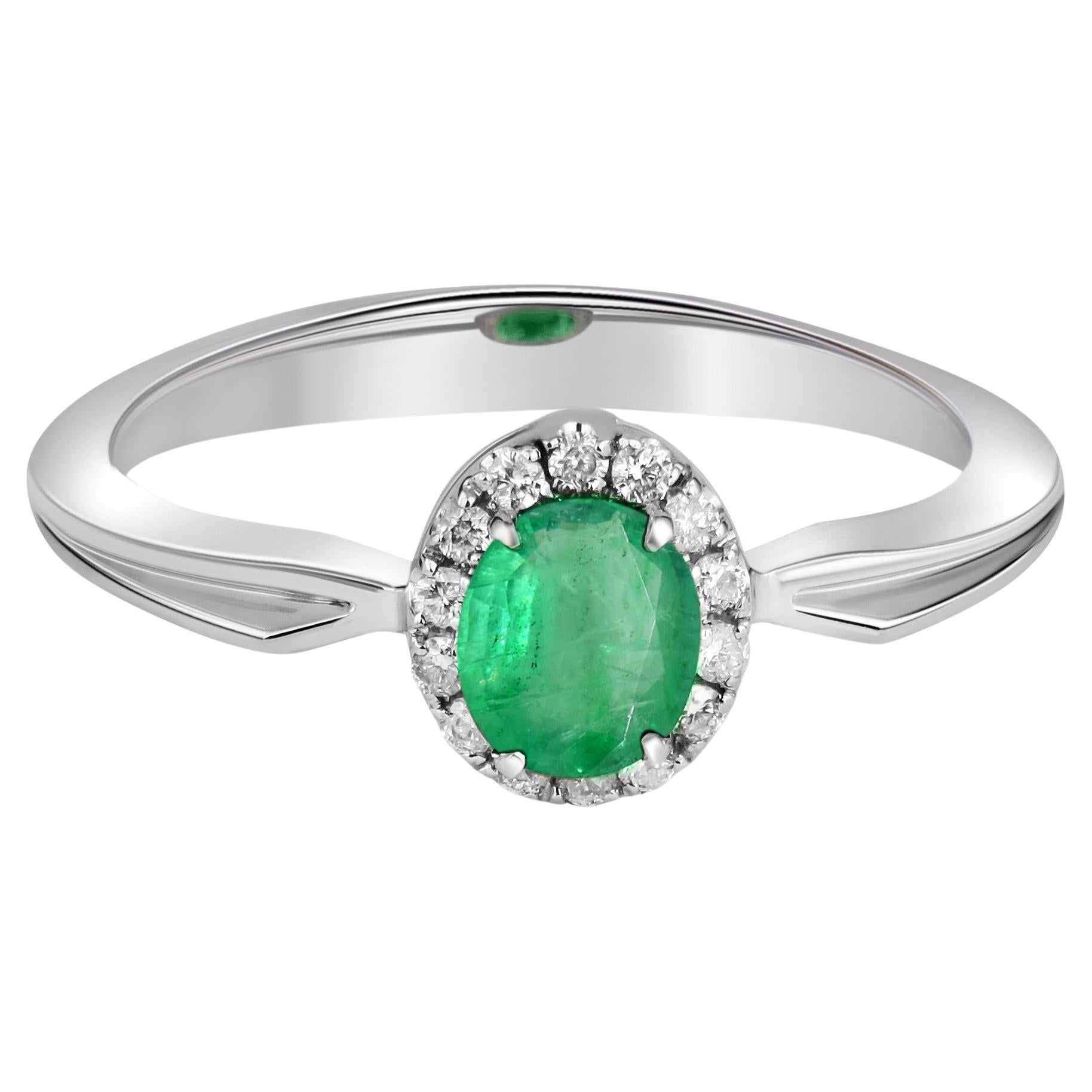 Emerald and diamonds 14k gold ring.  For Sale