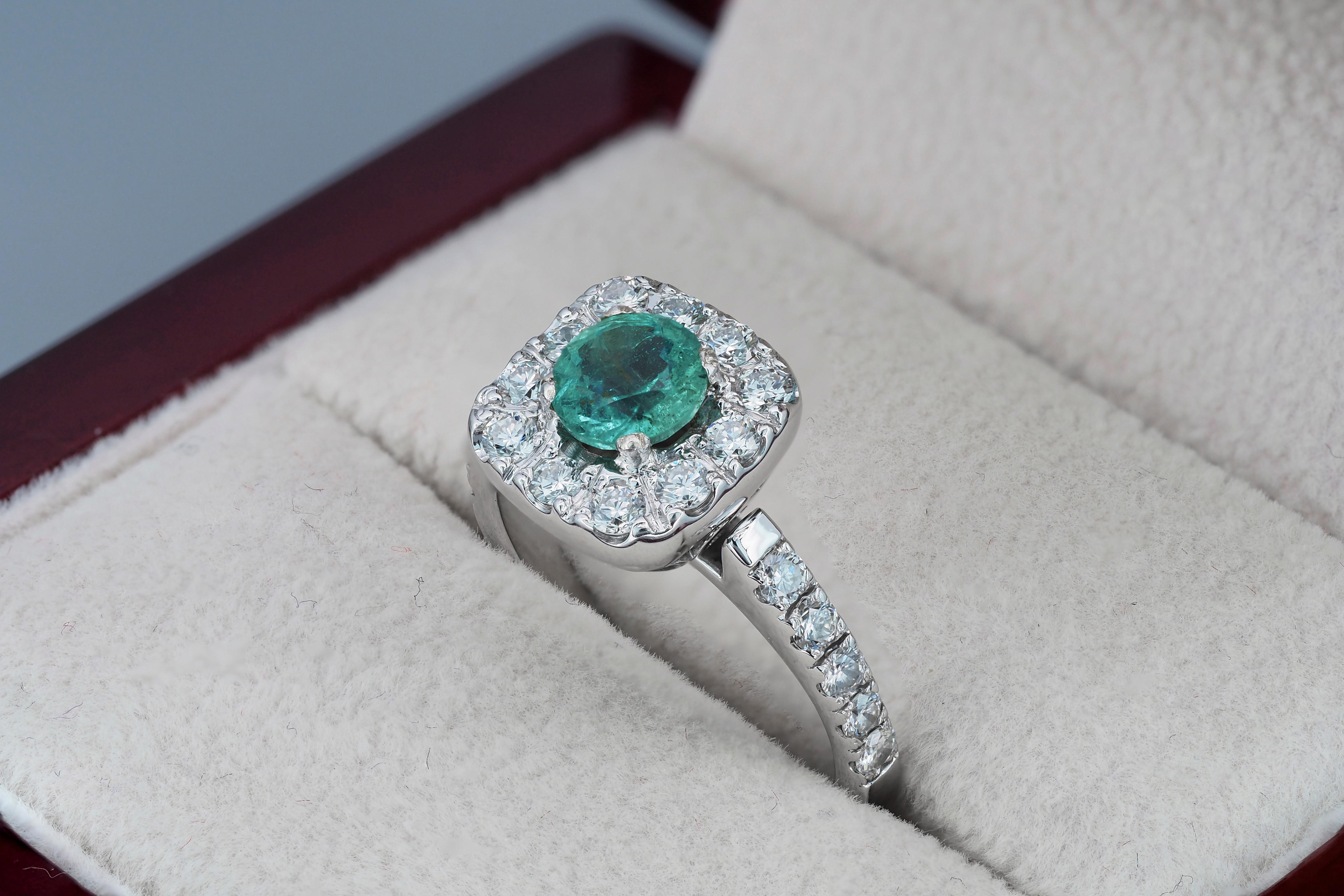 For Sale:  Emerald and Diamonds 14k Gold Ring, Vintage Style Emerald and Diamonds Ring 4