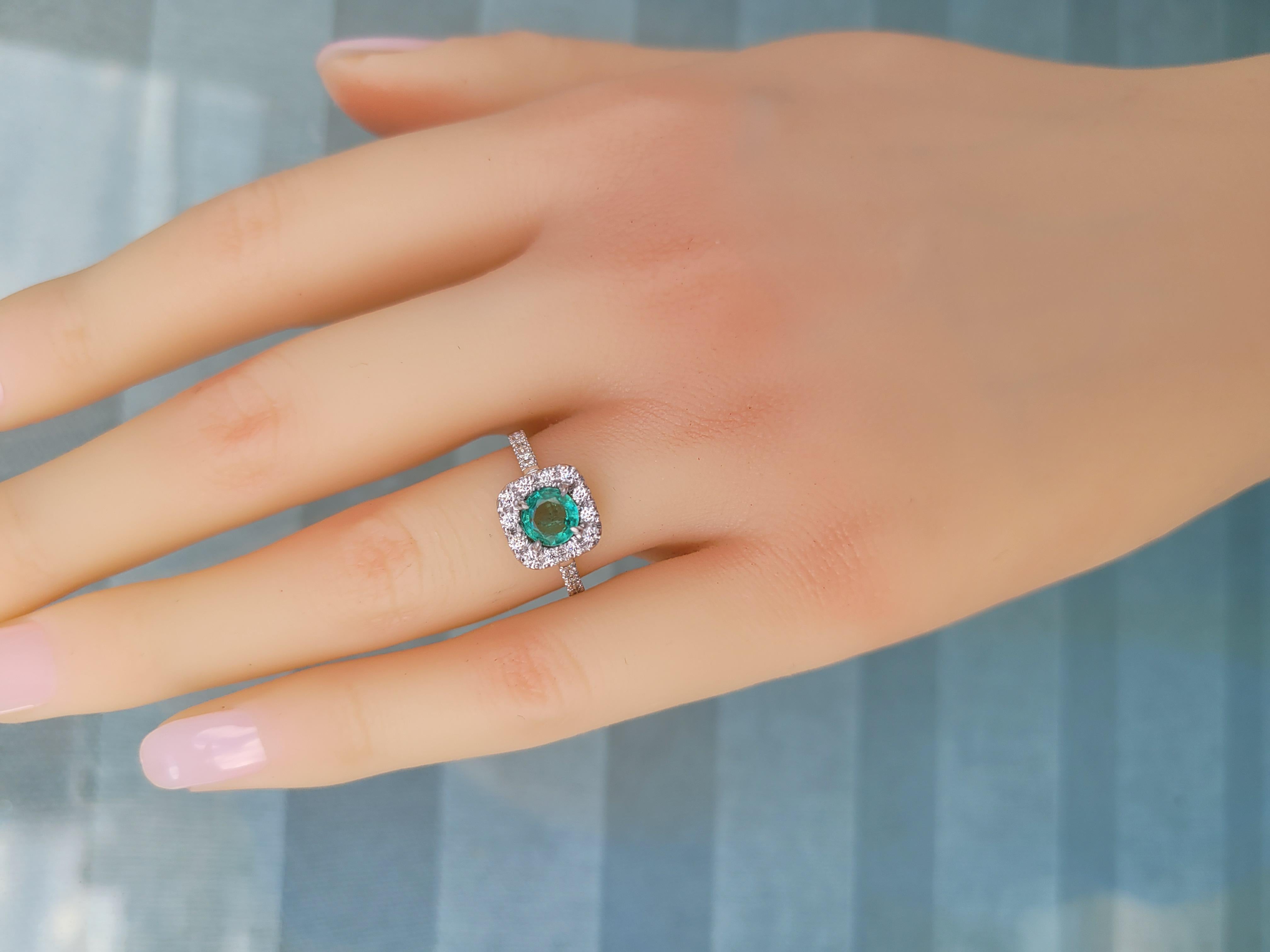 For Sale:  Emerald and Diamonds 14k Gold Ring, Vintage Style Emerald and Diamonds Ring 10