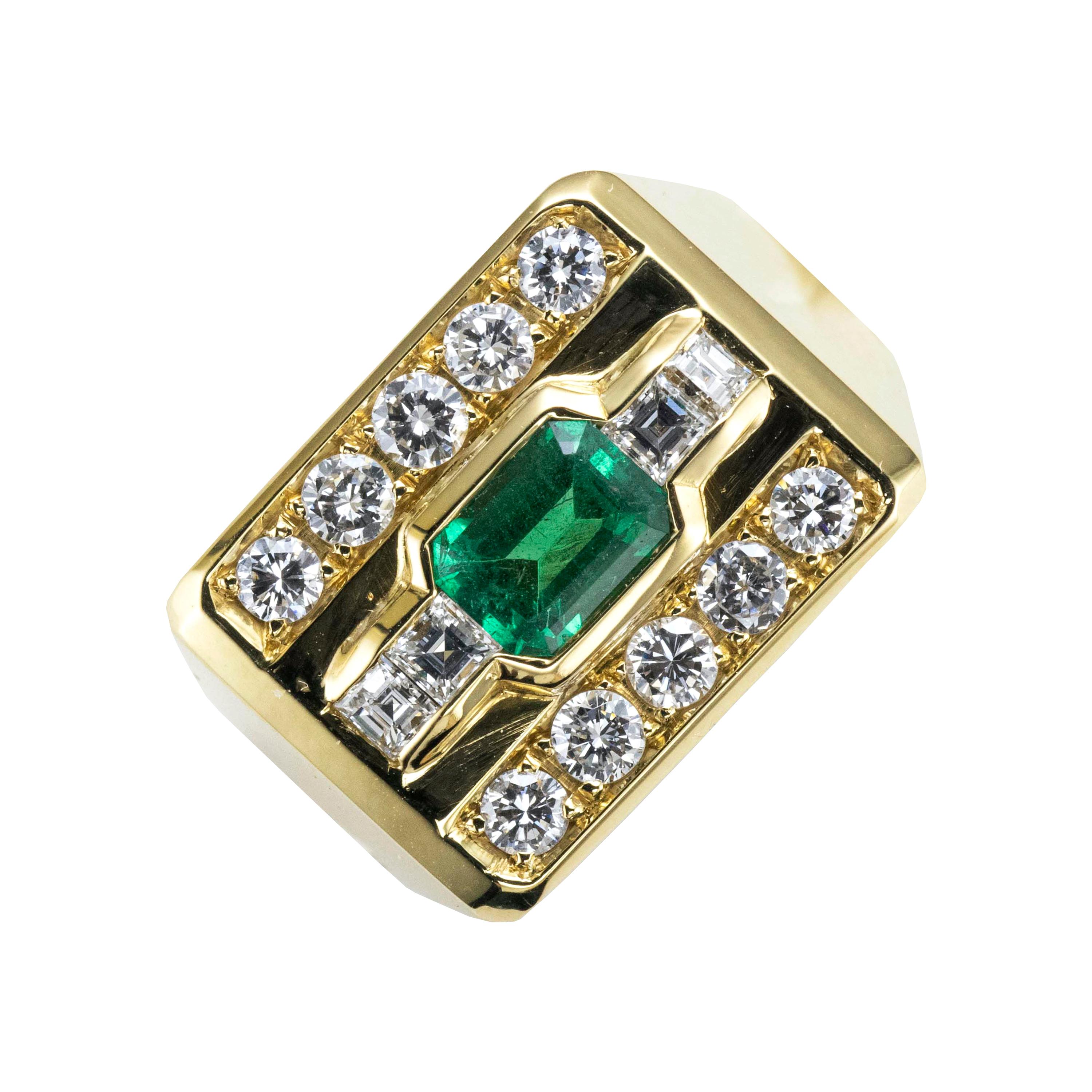 Emerald and Diamonds 18 Karat Yellow Gold Cocktail Ring For Sale