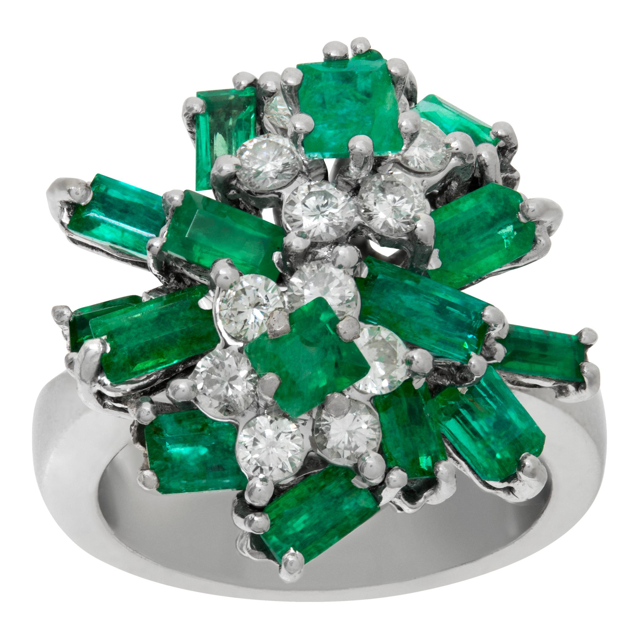 Emerald and diamonds cocktail 18K white gold Ballerina ring For Sale