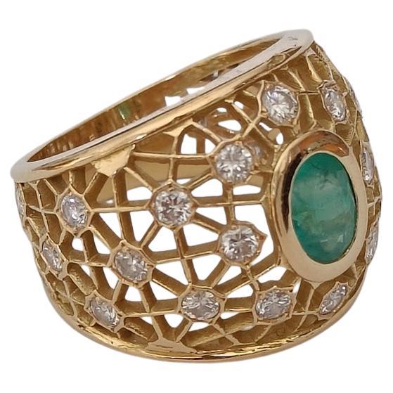 Emerald and Diamonds Openwork 18k Gold Ring