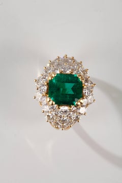Emerald and Diamonds Ring