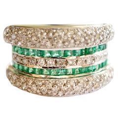 Emerald and Diamonds Ring in 18 Karat White Gold 