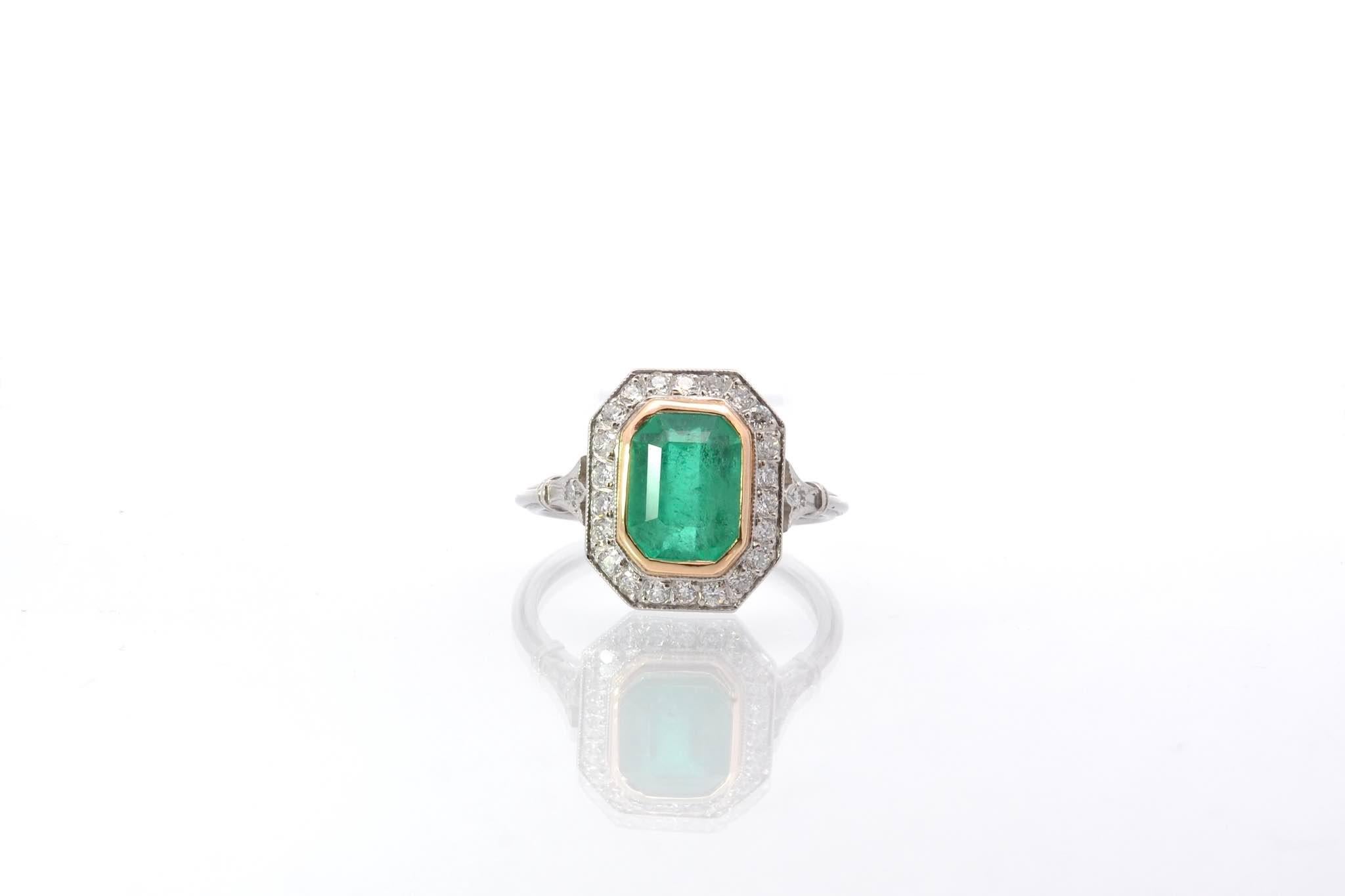 Stones: Emerald of 2.09 cts and 22 diamonds of 0.60 ct
Material: Platinum and 18k yellow gold
Dimensions: 1.4 x 1.1cm
Weight: 3.7g
Period: Recent vintage art deco style
Size: 53 (free sizing)
Certificate
Ref. : 25535 25166