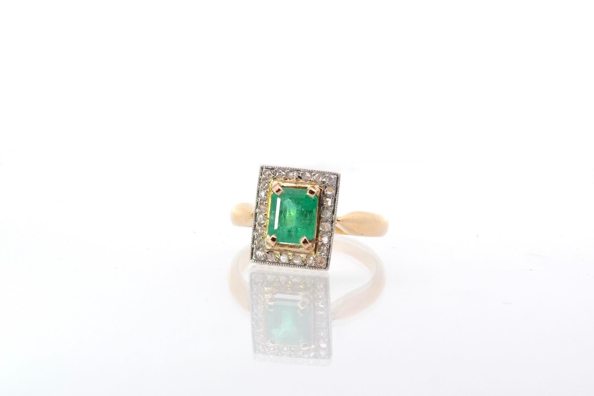 Emerald Cut Emerald and diamonds roses ring in 18k gold and platinum For Sale