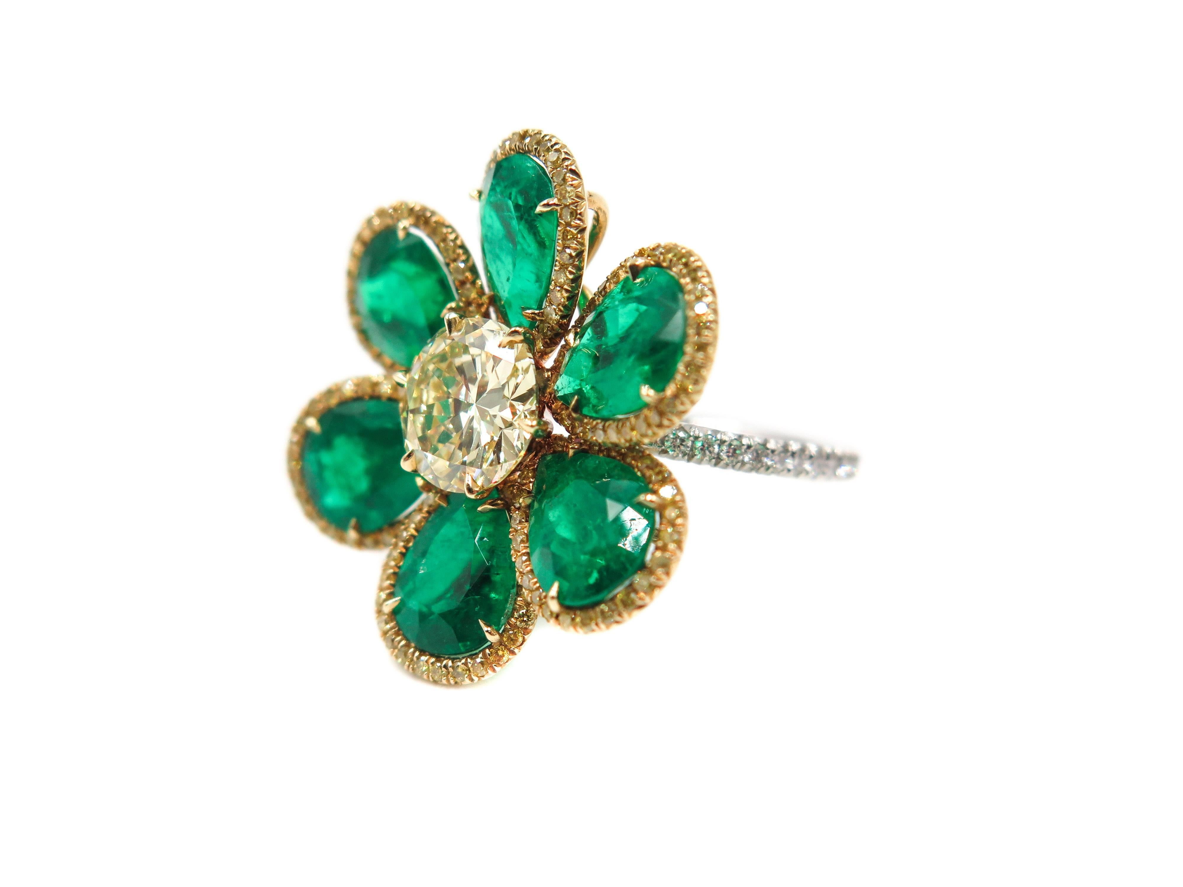 Emerald and Fancy Yellow Diamond Flower Ring In New Condition In Greenwich, CT