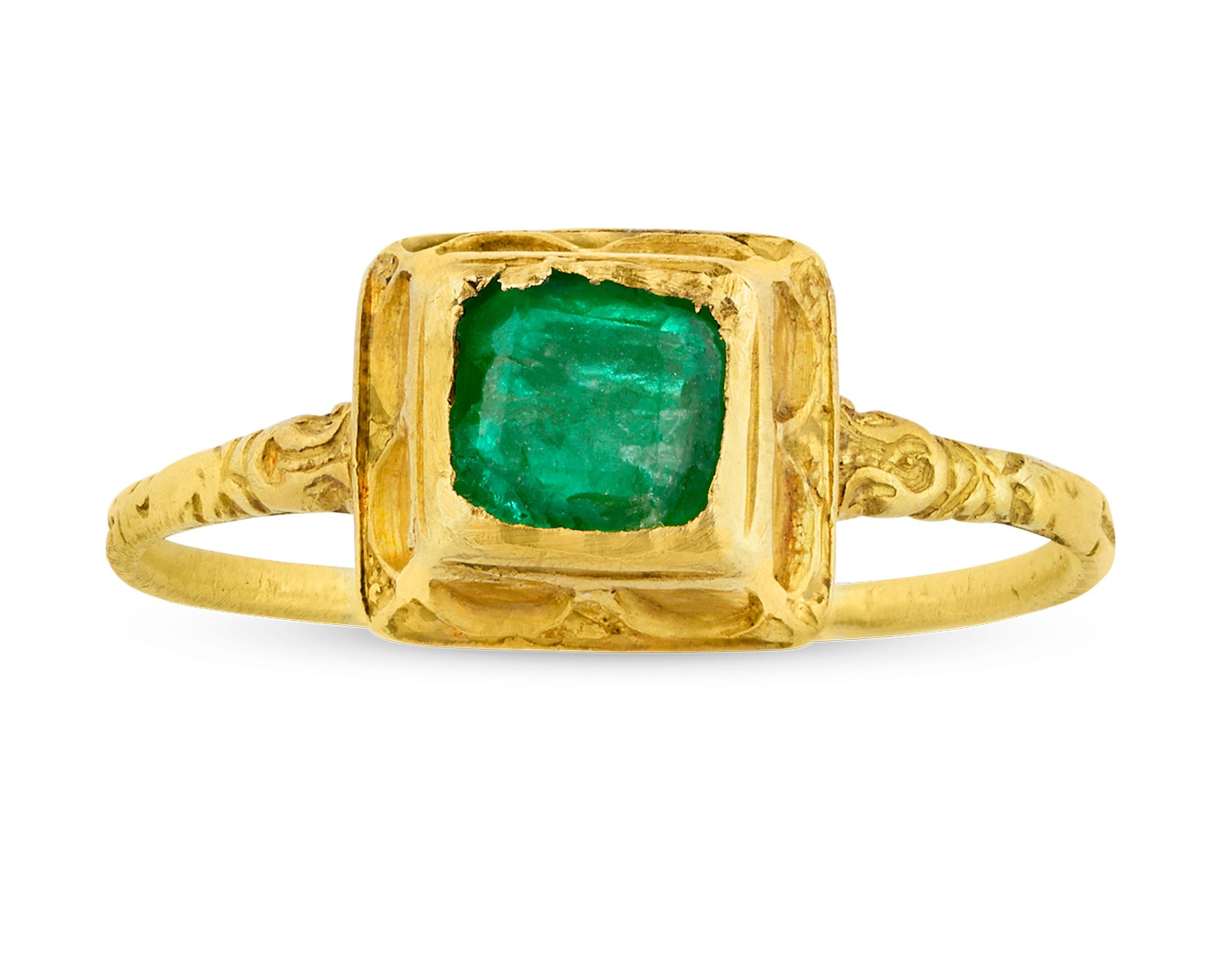 Emerald and Gold Renaissance Ring In Excellent Condition In New Orleans, LA