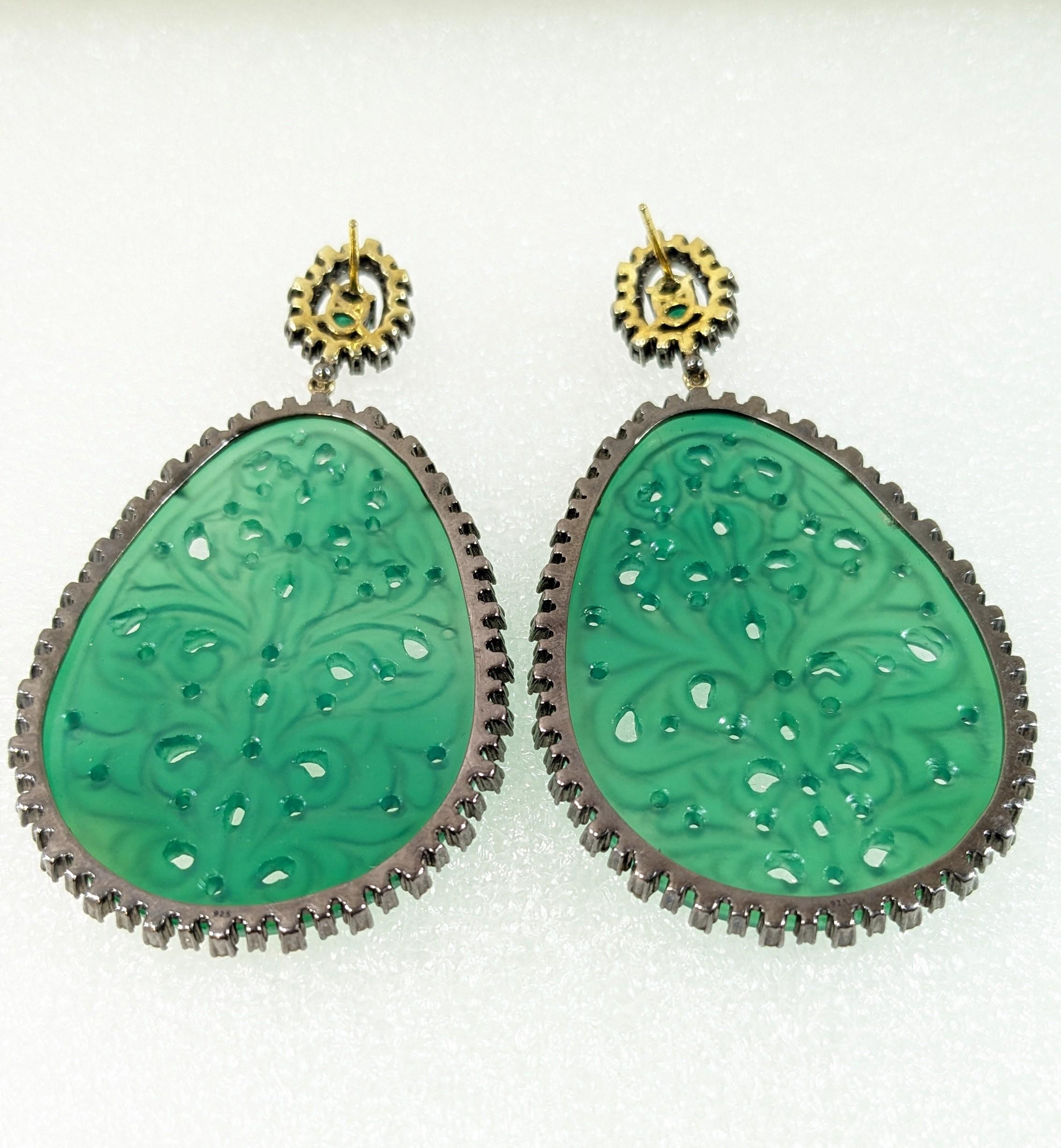 Emerald and Green Onyx Earrings with Diamonds Mounted in 18k Gold and Silver In New Condition For Sale In Bilbao, ES