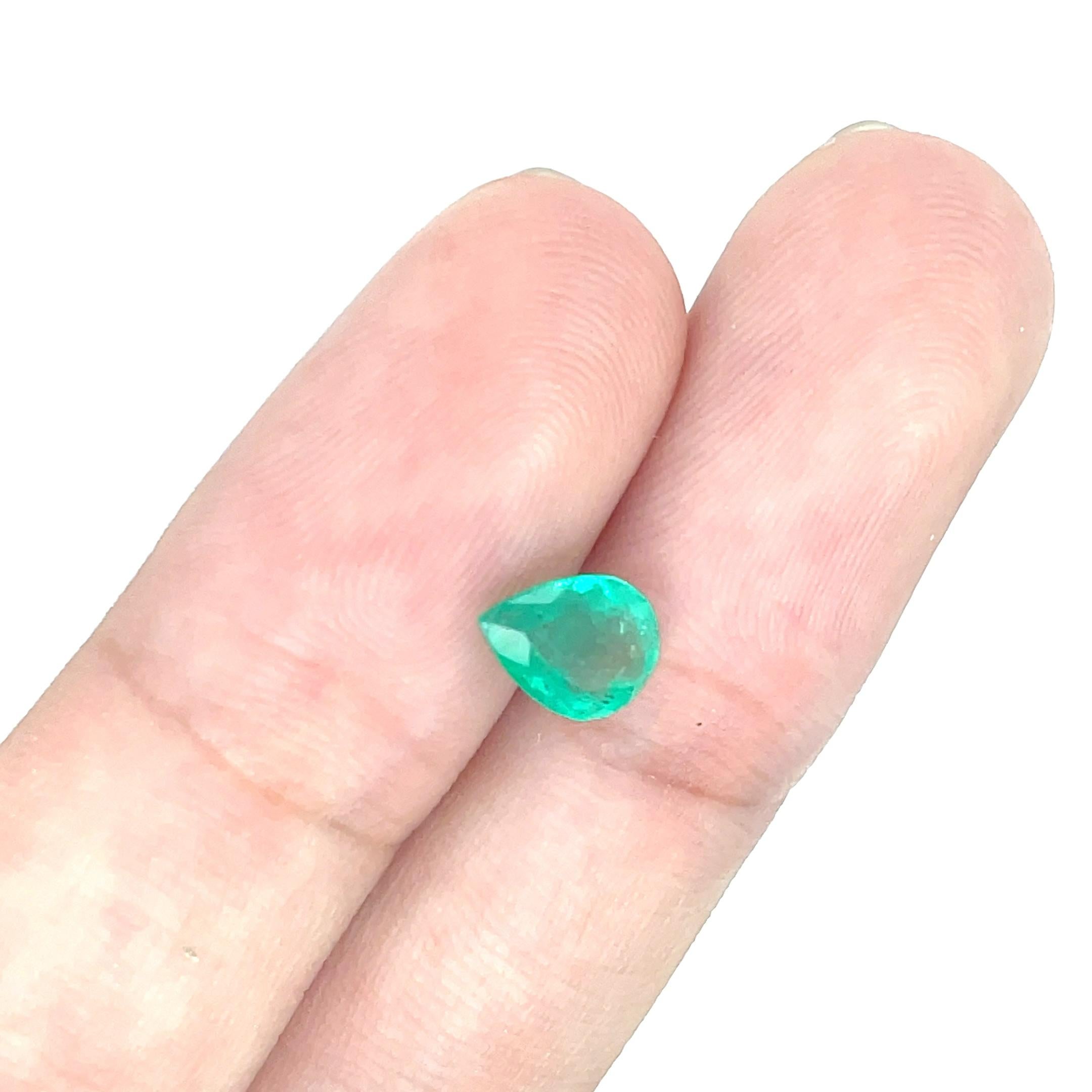 Emerald and Pear-Shaped Emeralds Cts 7.14 For Sale 7