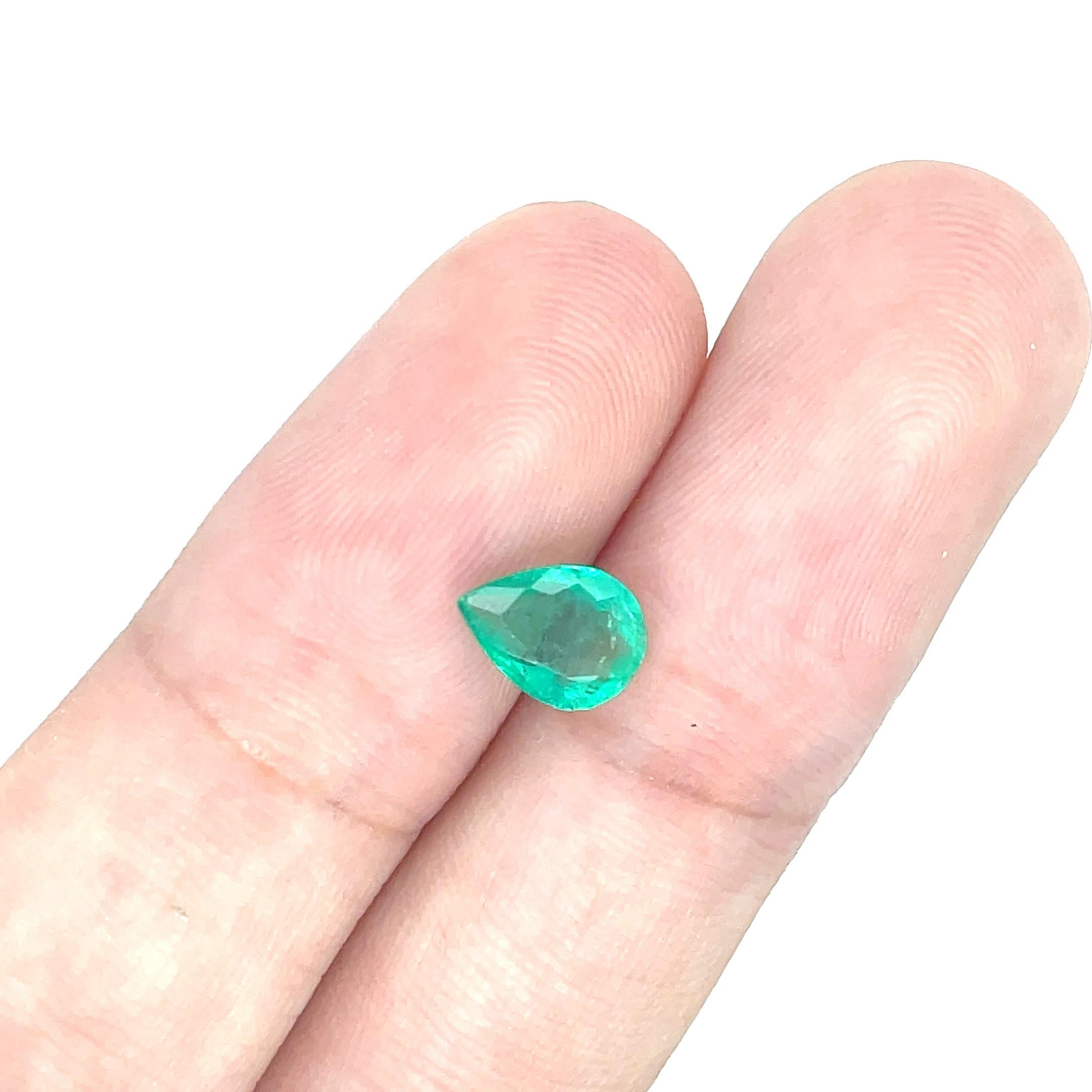 Emerald and Pear-Shaped Emeralds Cts 7.14 For Sale 8