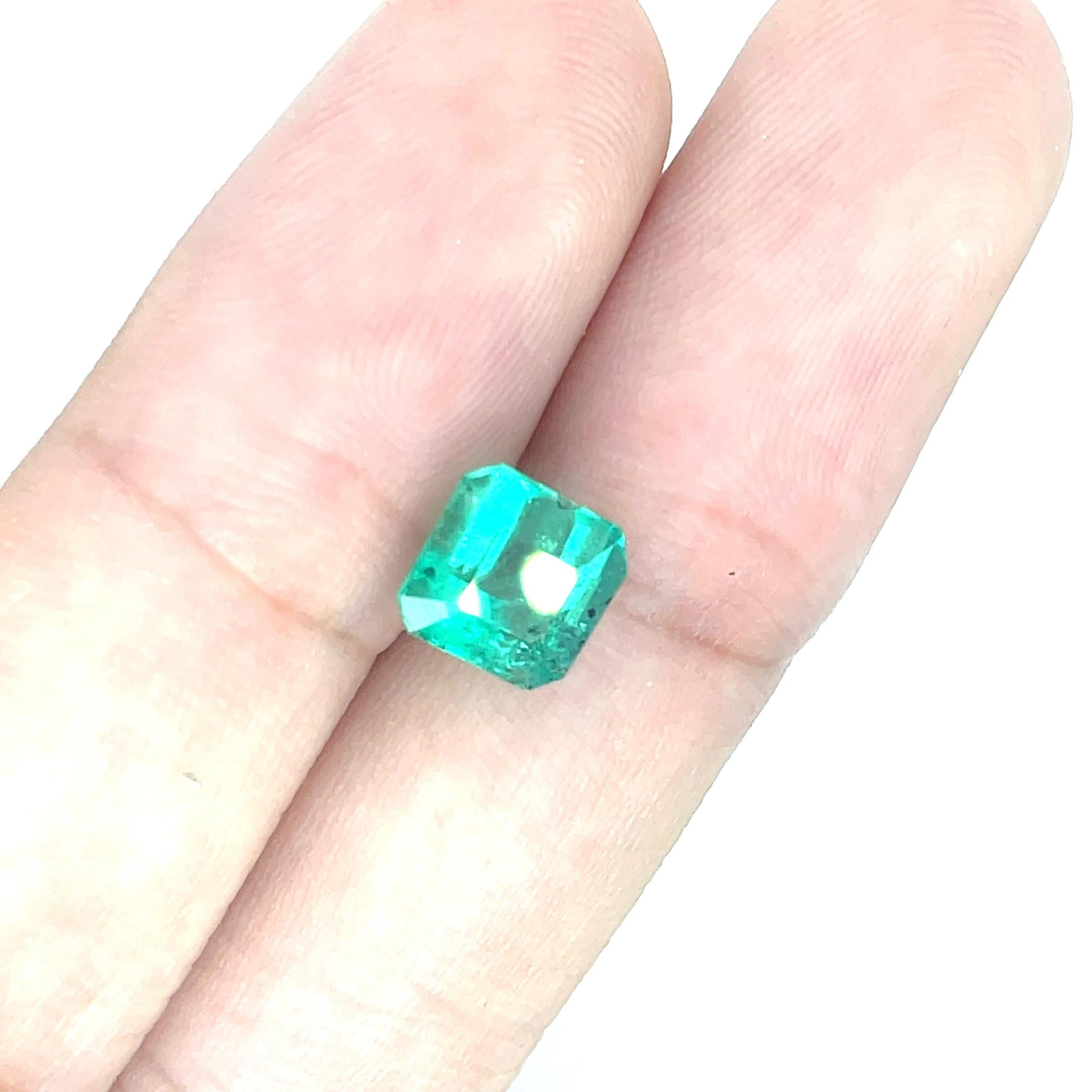 Emerald and Pear-Shaped Emeralds Cts 7.14 For Sale 9