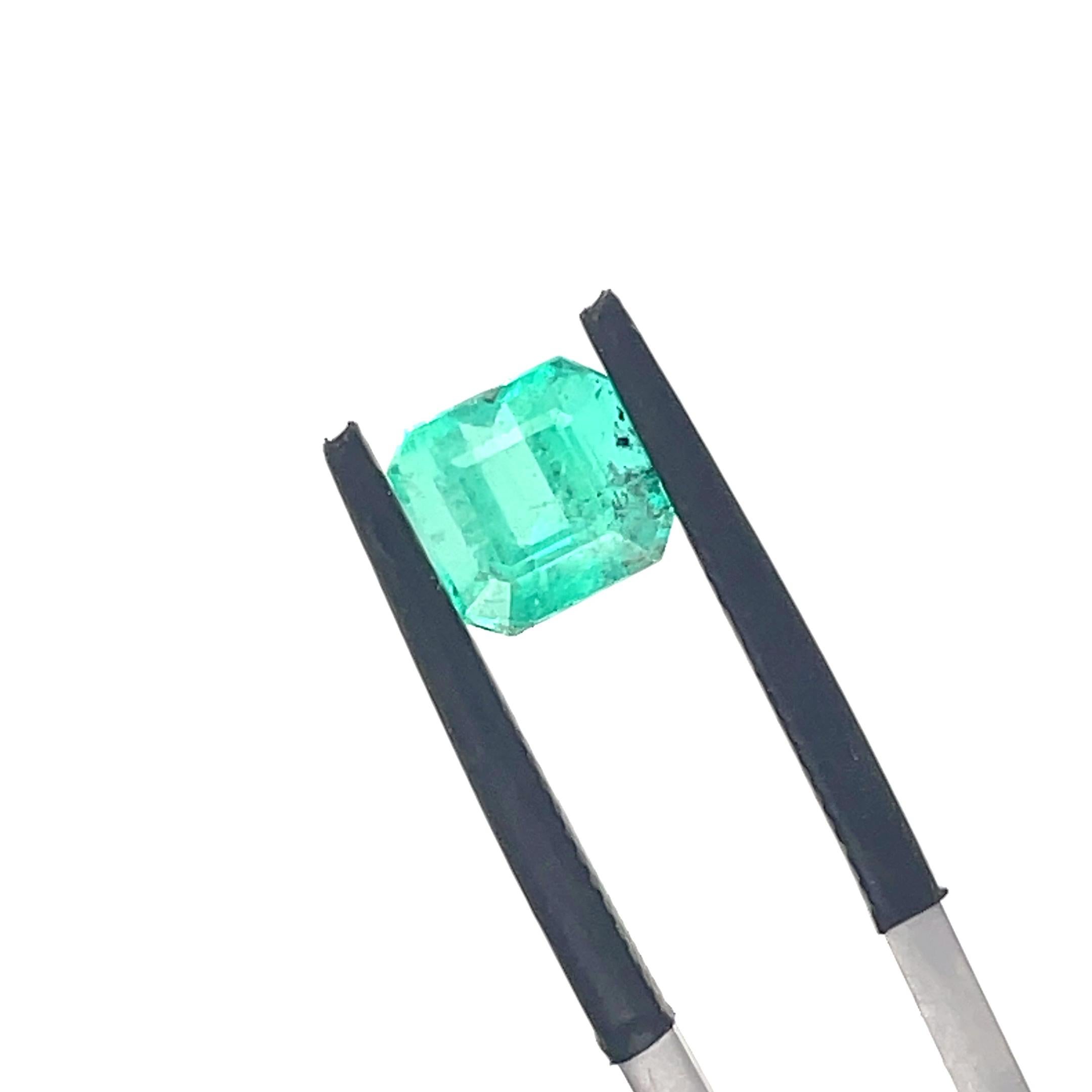Emerald and Pear-Shaped Emeralds Cts 7.14 For Sale 1