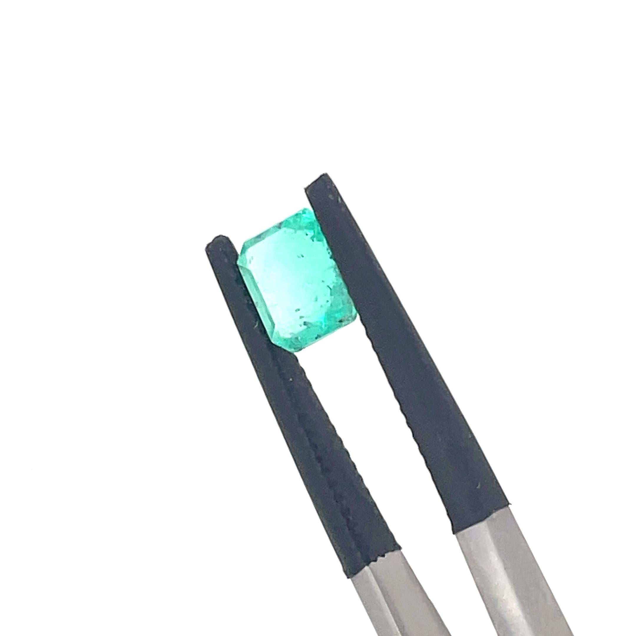 Emerald and Pear-Shaped Emeralds Cts 7.14 For Sale 2