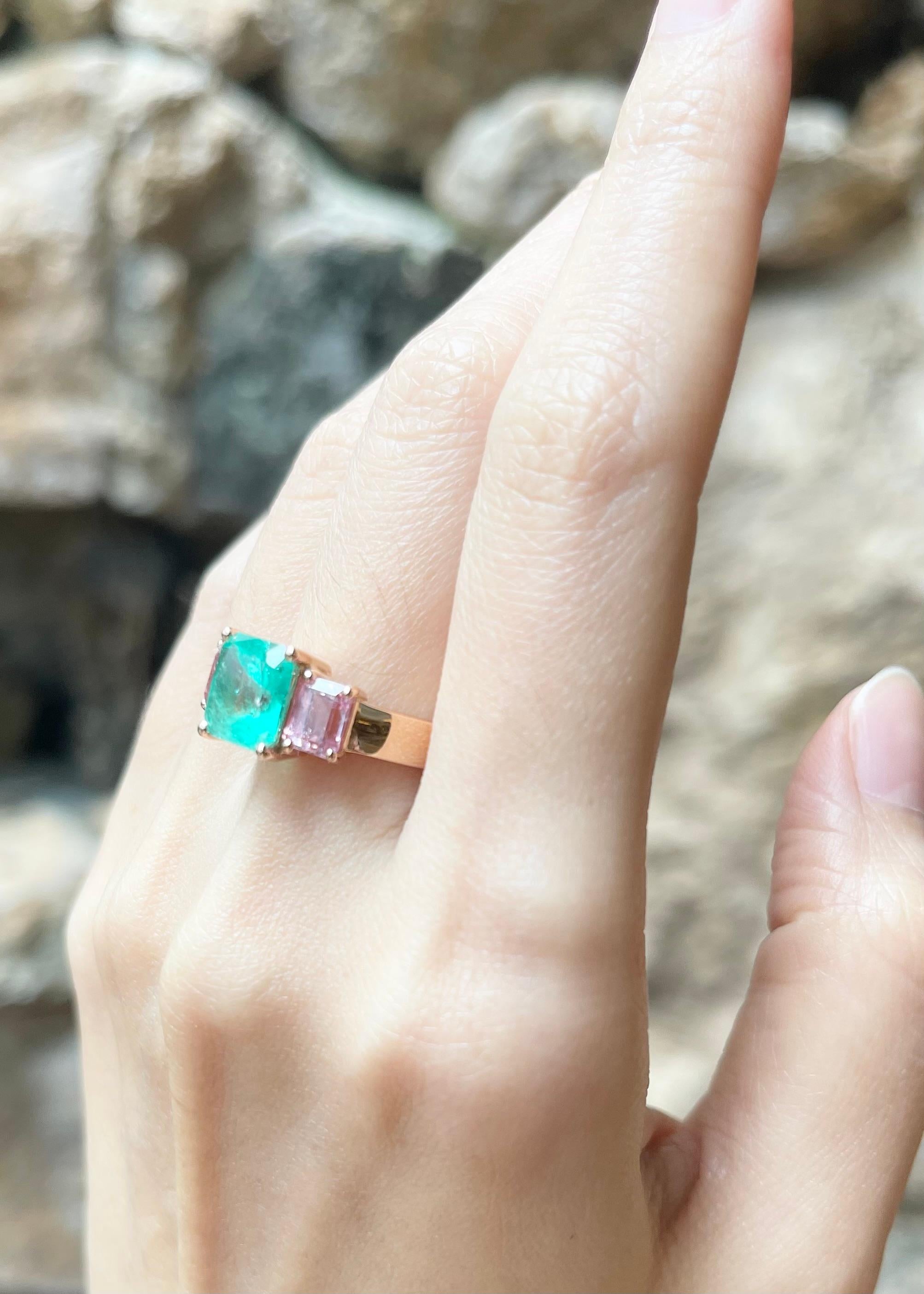 Ring mit Smaragd und rosa Saphir in 18 Karat Roségold Fassungen im Zustand „Neu“ im Angebot in Bangkok, TH