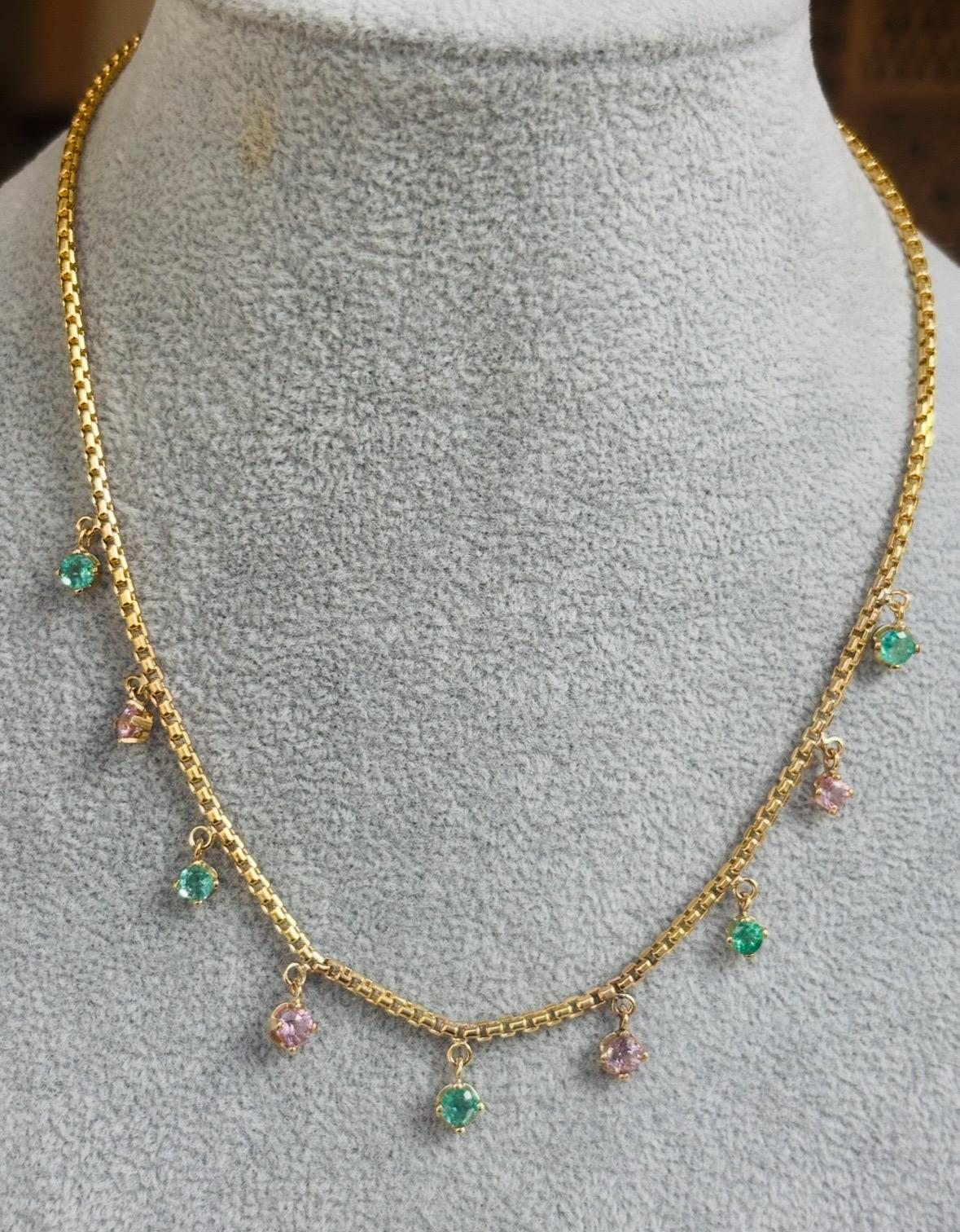 Collana con smeraldo e spinello rosa in oro 14k in vendita 1