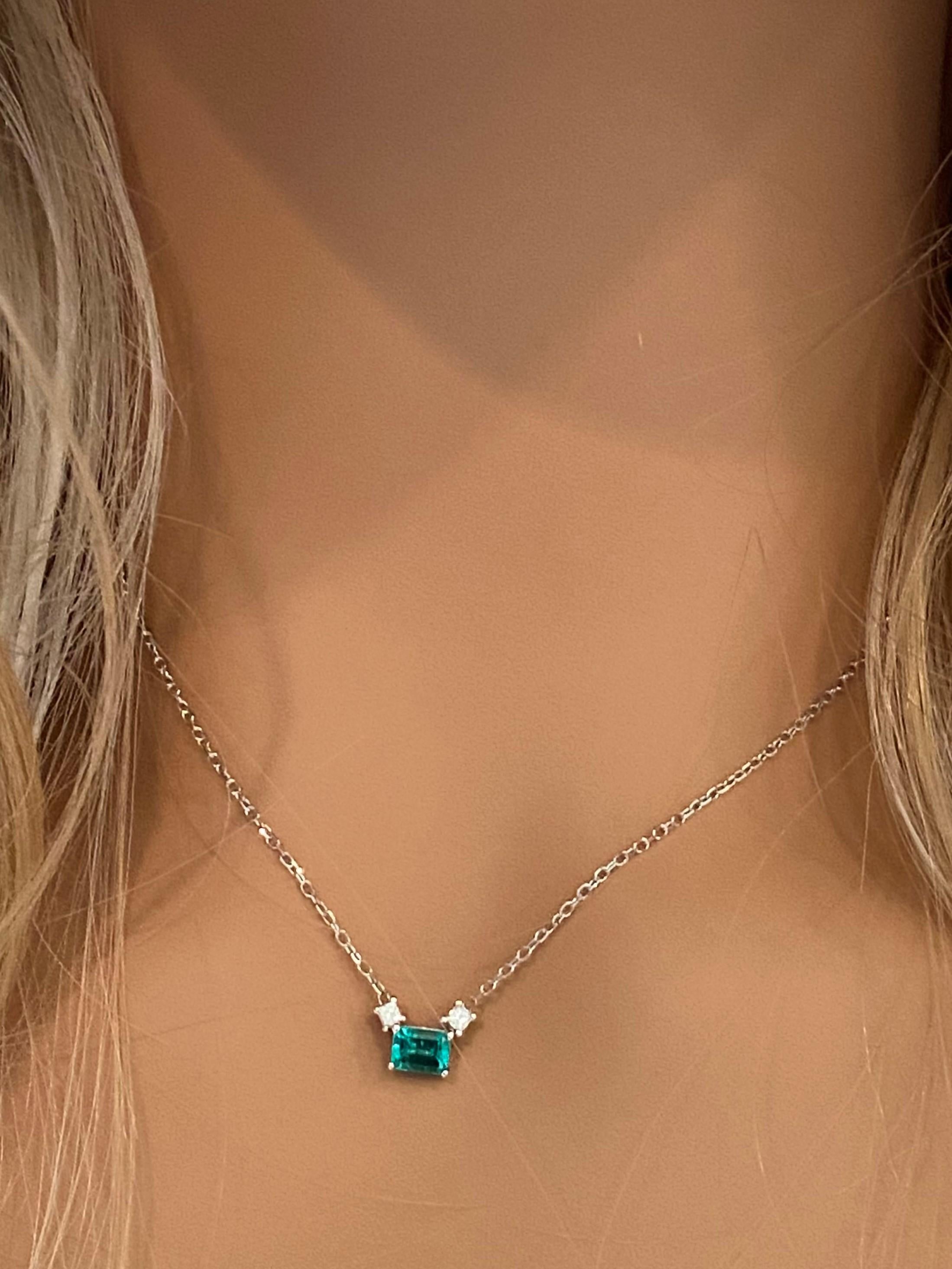 Contemporary Emerald and Princess Diamond Gold Drop Pendant Necklace