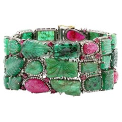 Pulsera de esmeralda y rubí con diamantes montada en oro de 18 quilates y plata