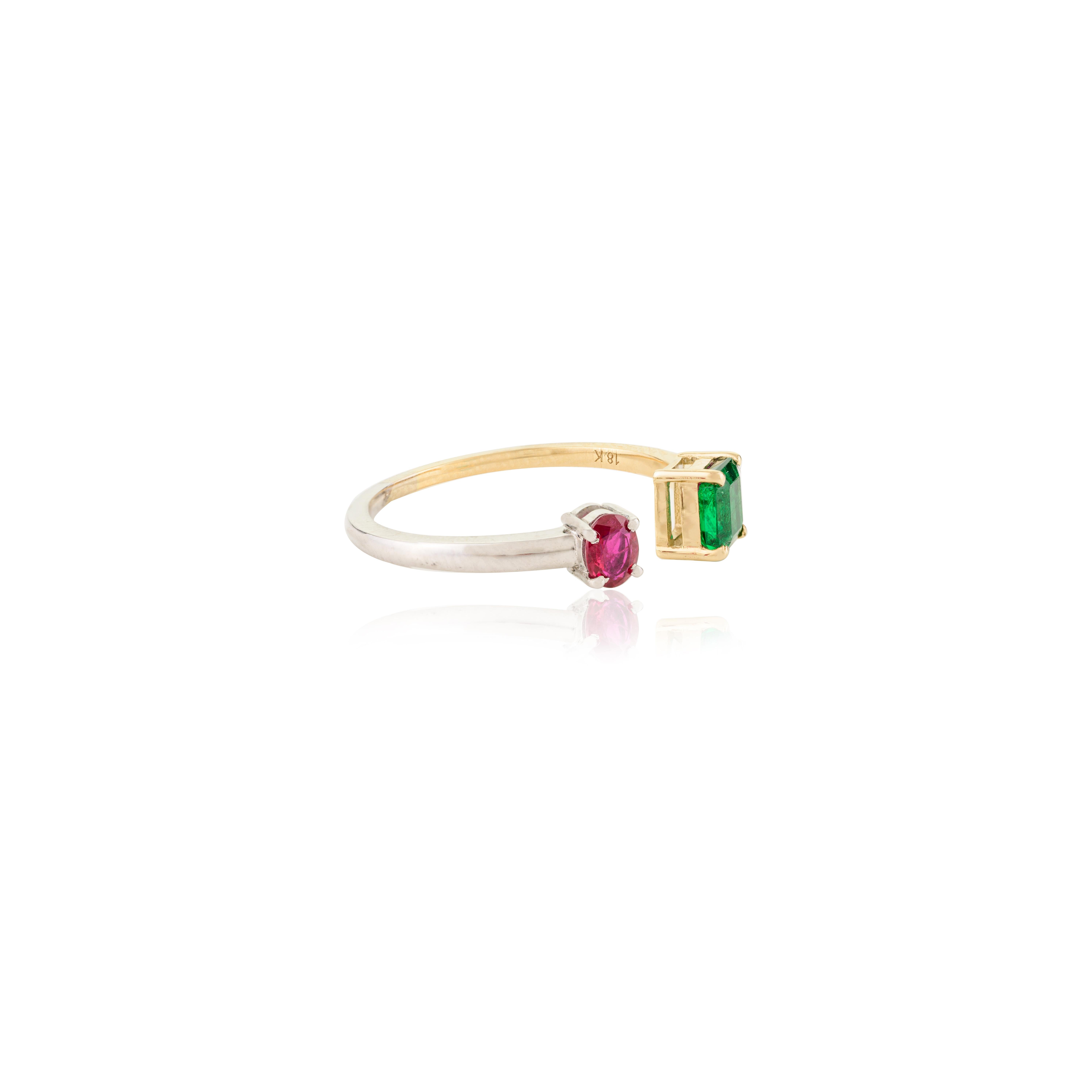 Im Angebot: Minimalistischer offener Ring mit Smaragd und Rubin mit zwei Steinen für sie aus 18 Karat massivem Gold () 5