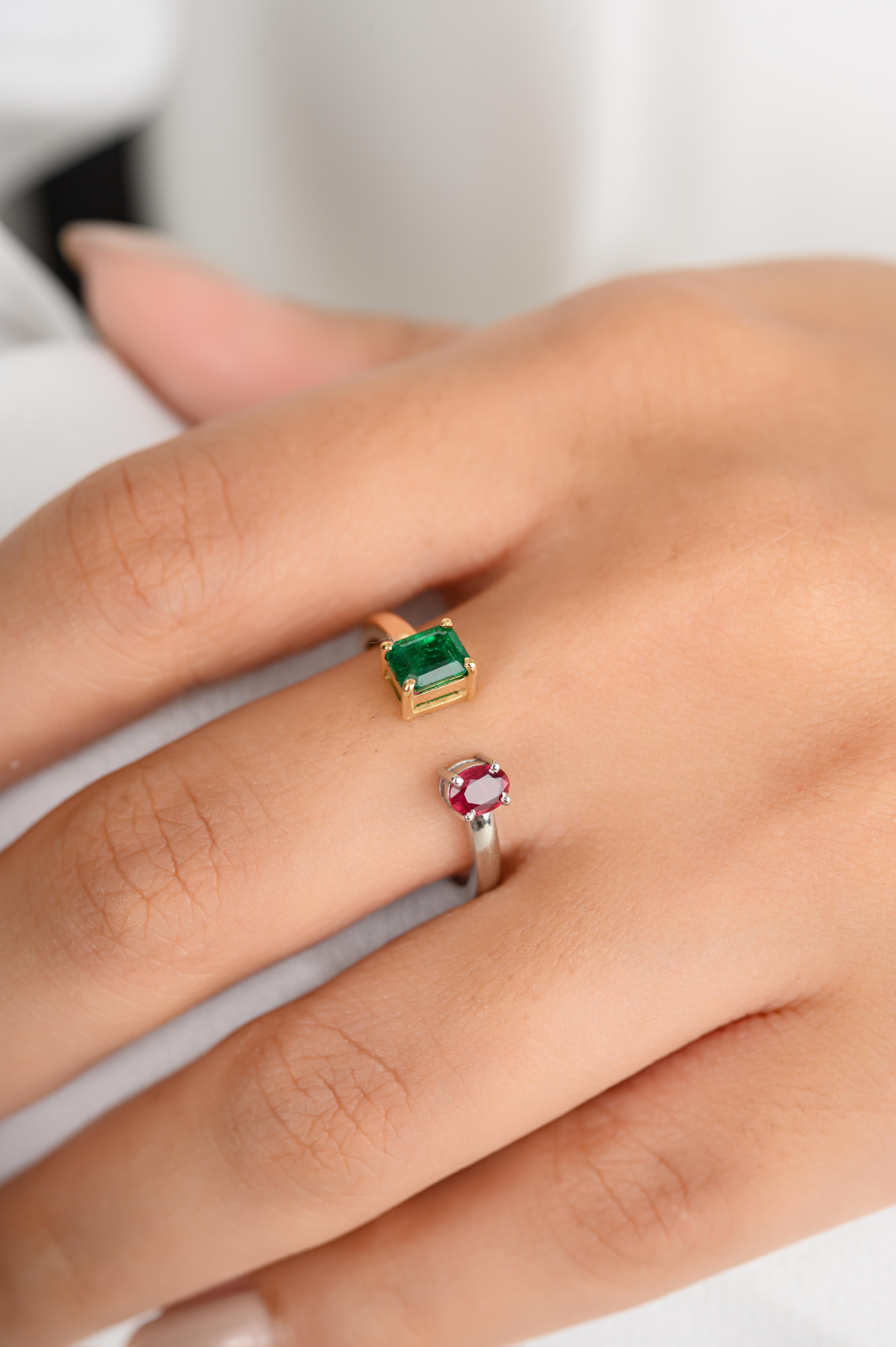 Im Angebot: Minimalistischer offener Ring mit Smaragd und Rubin mit zwei Steinen für sie aus 18 Karat massivem Gold () 6