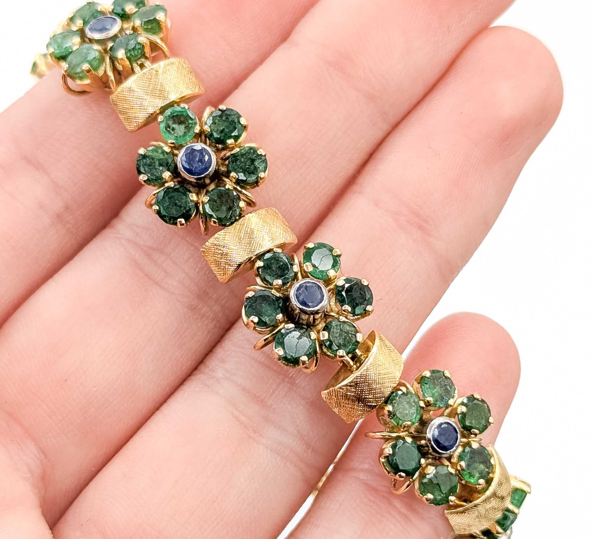 Taille ronde Bracelet en or jaune 18k avec émeraudes et saphirs en vente