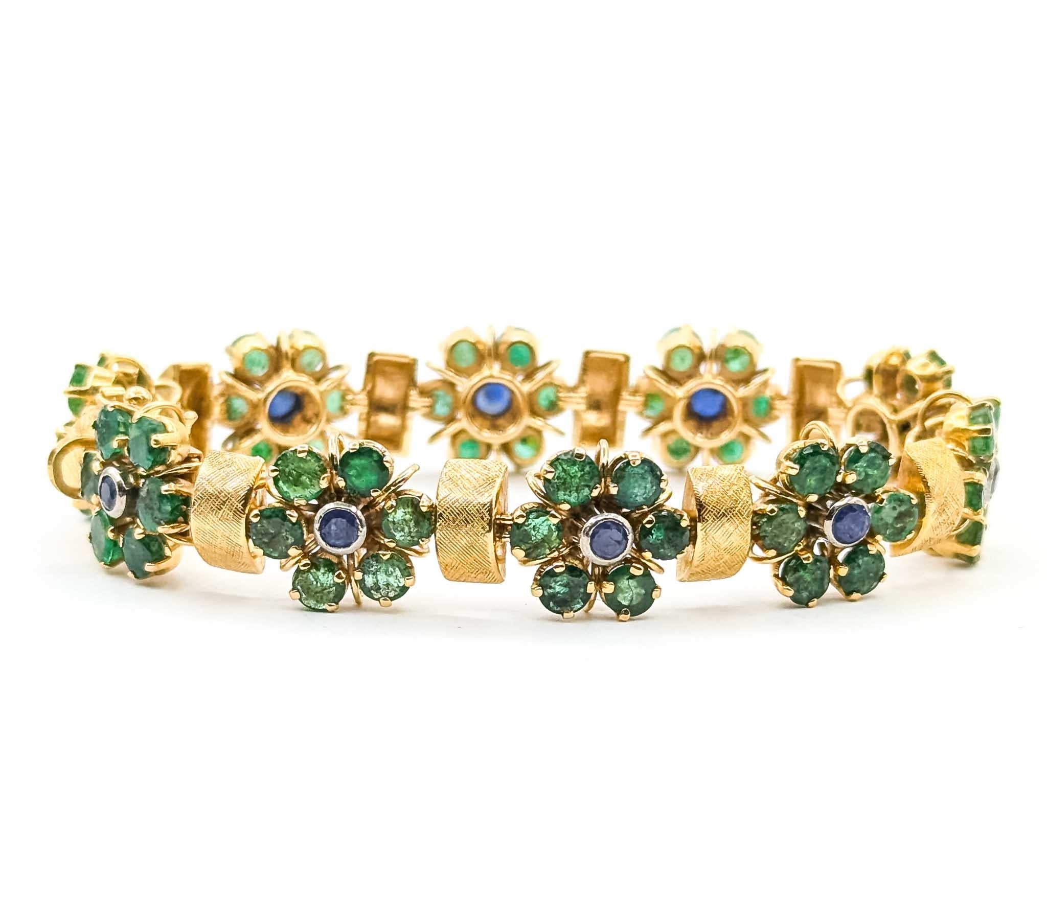 Bracelet en or jaune 18k avec émeraudes et saphirs Excellent état - En vente à Bloomington, MN