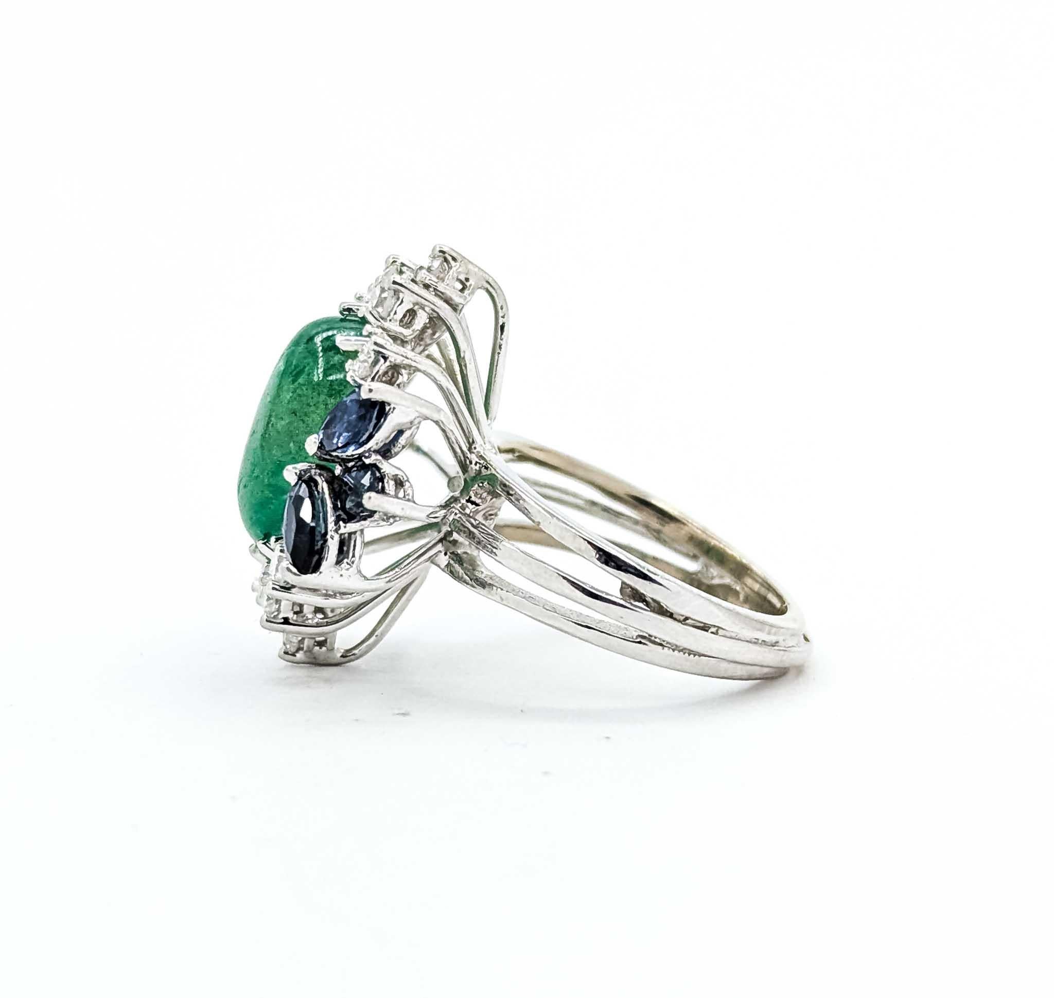 Bague en or blanc 14k avec émeraude et saphir en vente 3