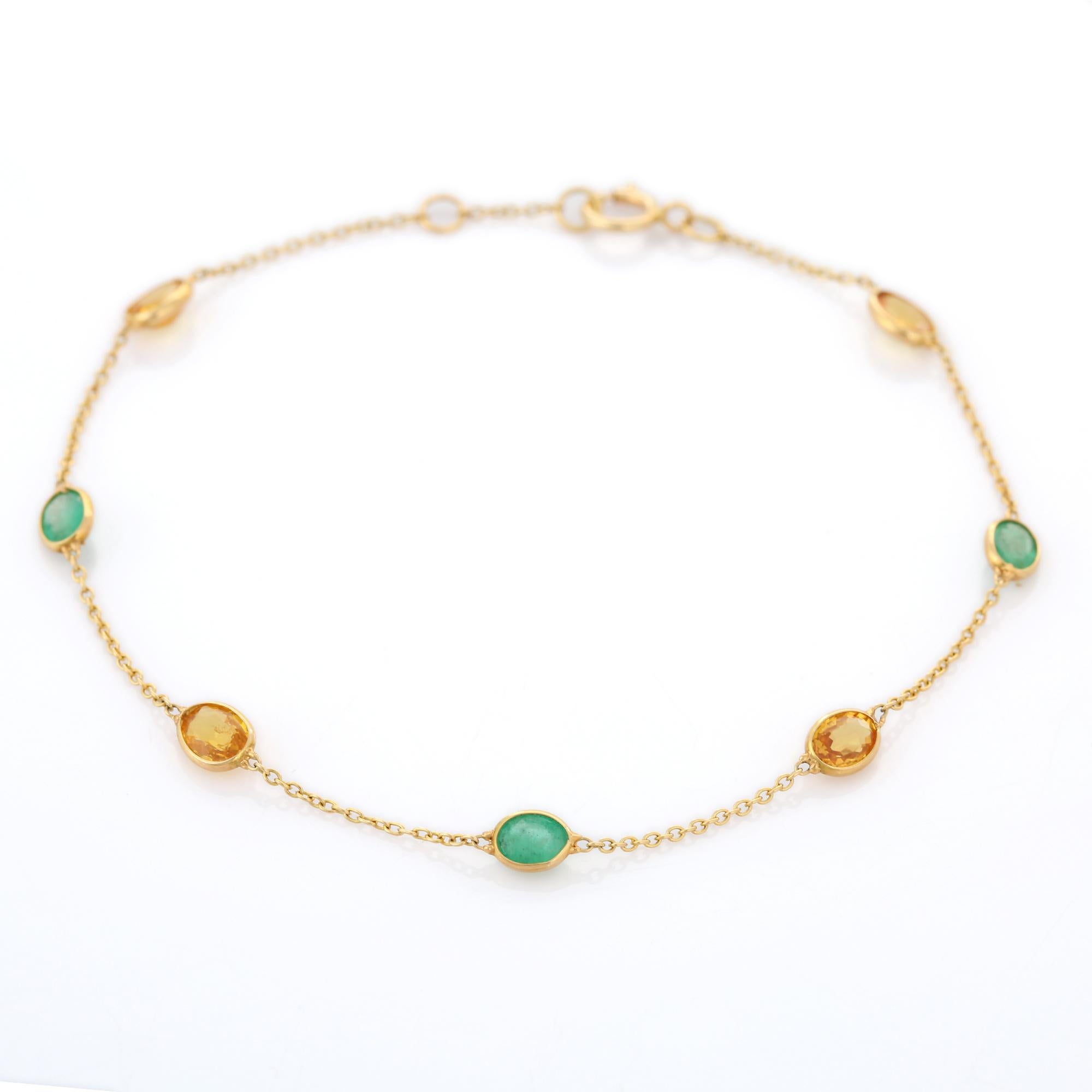 Modern Emerald and Sapphire Stacking Chain Bracelet 18K Yellow Gold Dainty Bracelet For Sale